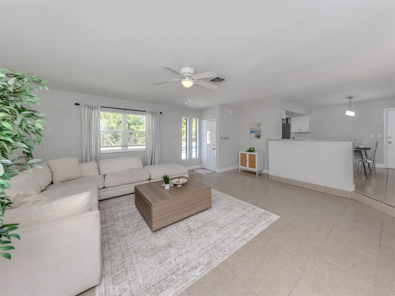 Image 7 of 39 For 3681 Shamrock Drive