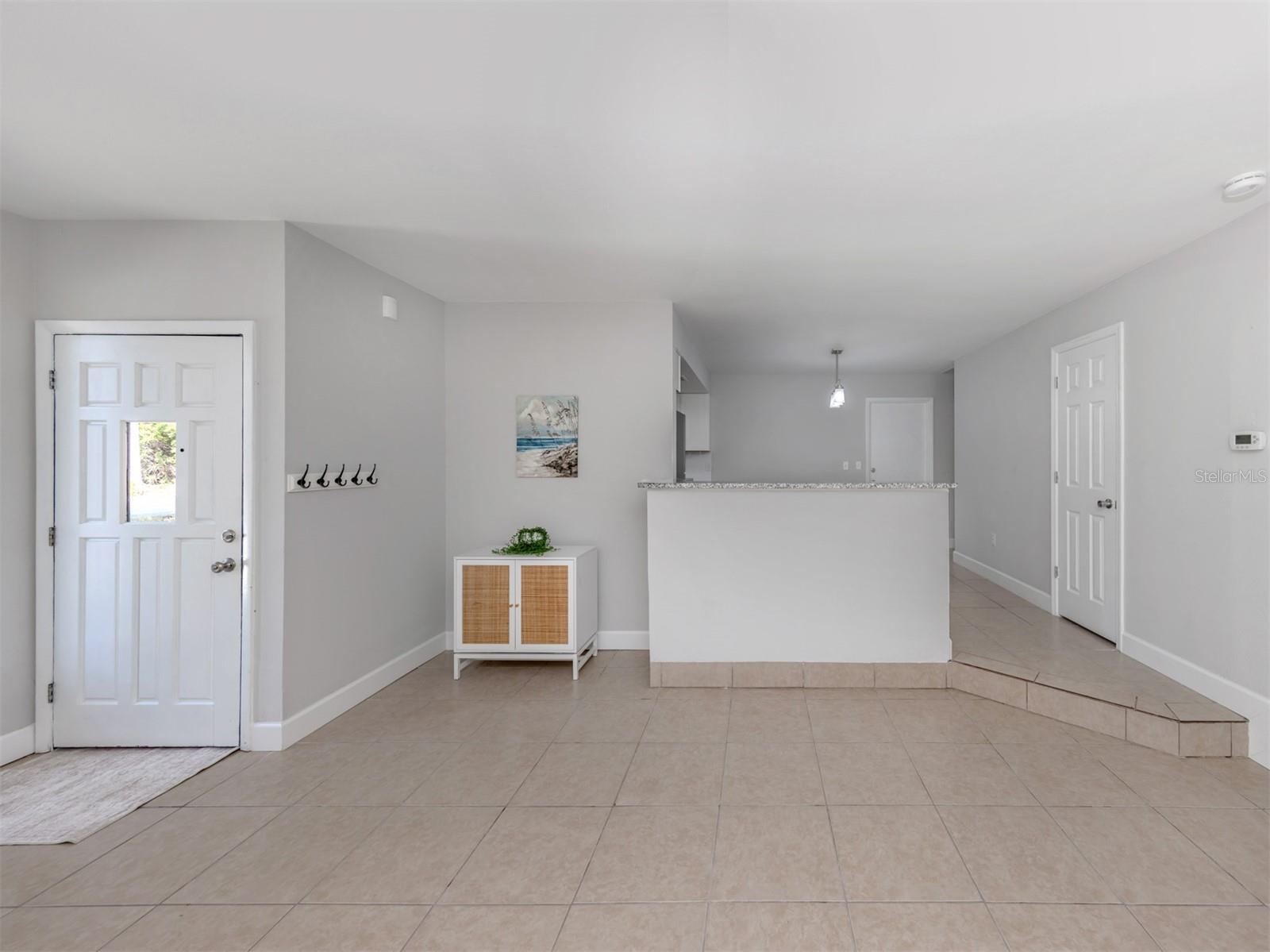 Image 8 of 39 For 3681 Shamrock Drive