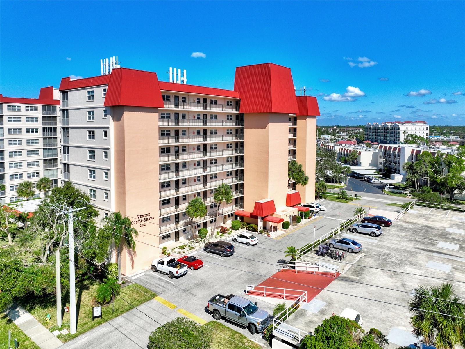 Image 4 of 40 For 232 Saint Augustine Avenue 505