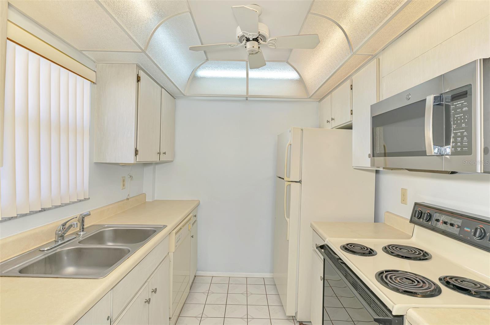 Image 9 of 40 For 232 Saint Augustine Avenue 505