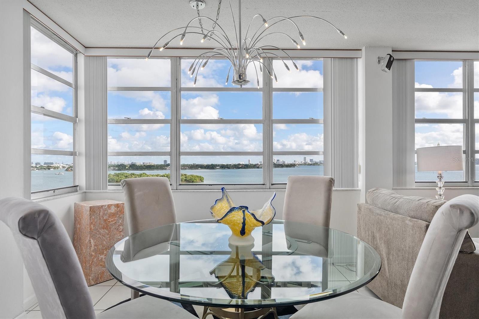 Image 22 of 75 For 11930 Bayshore Drive 1003