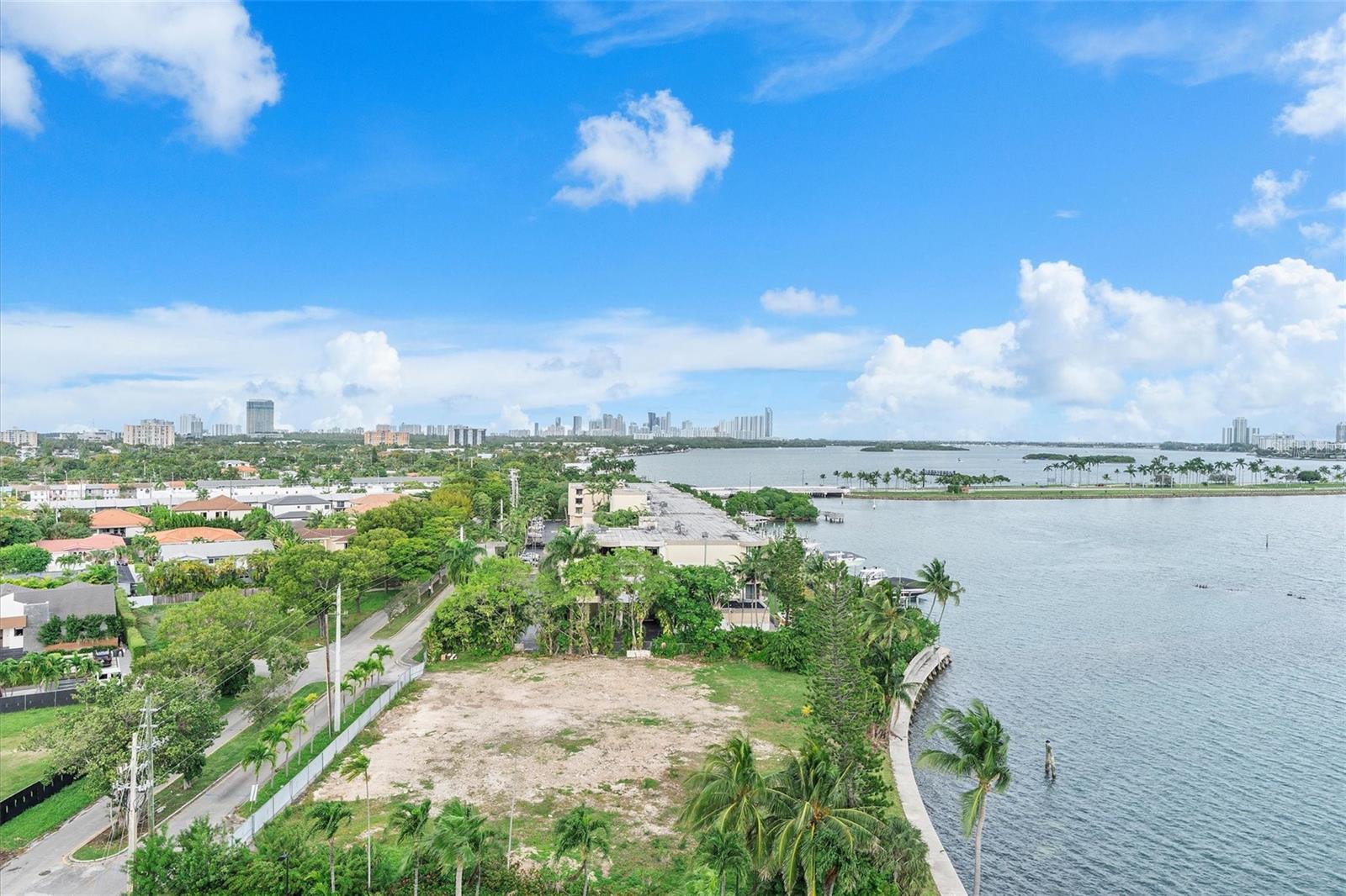 Image 27 of 75 For 11930 Bayshore Drive 1003