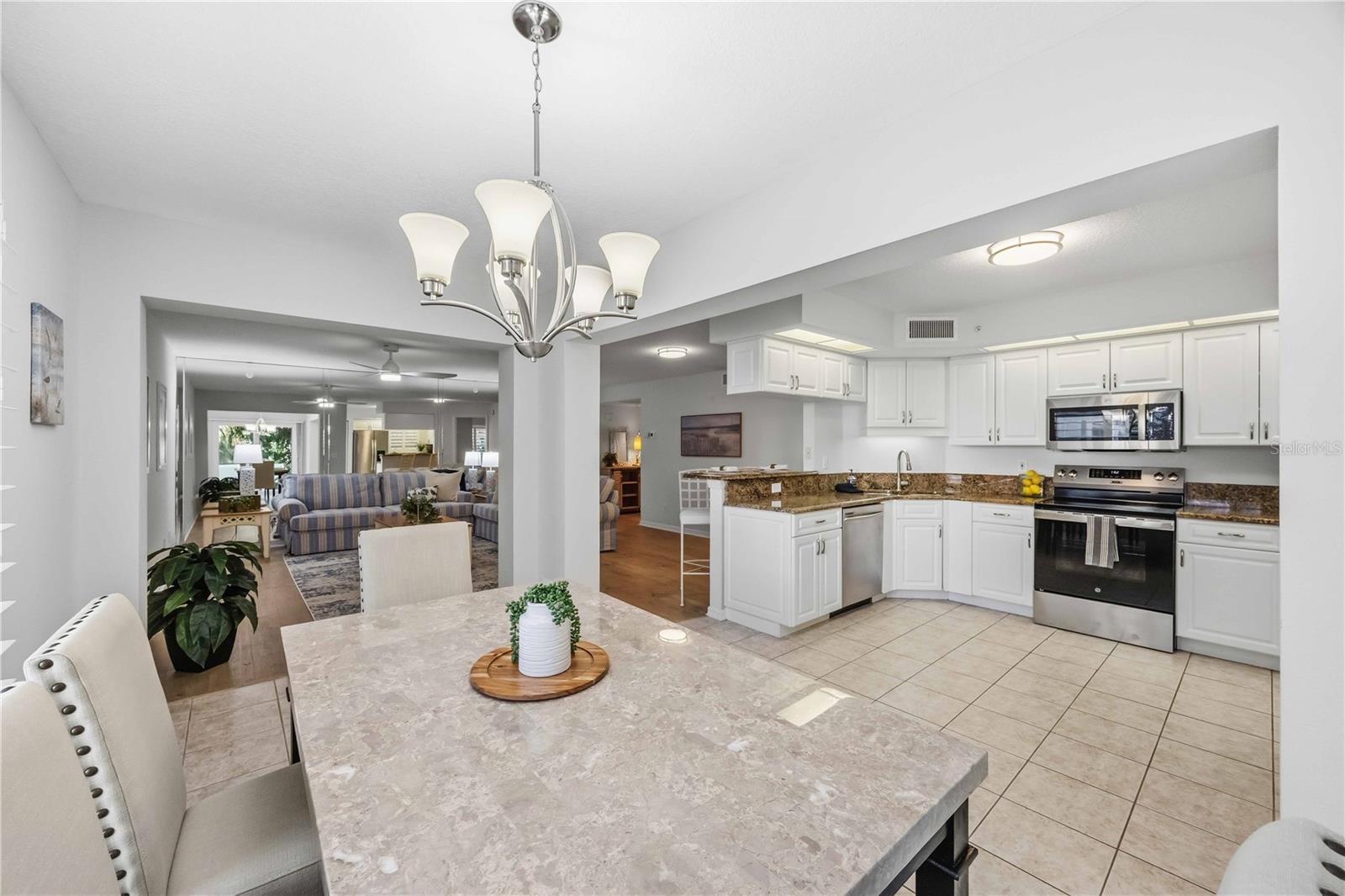 Image 12 of 75 For 821 Montrose Drive 103