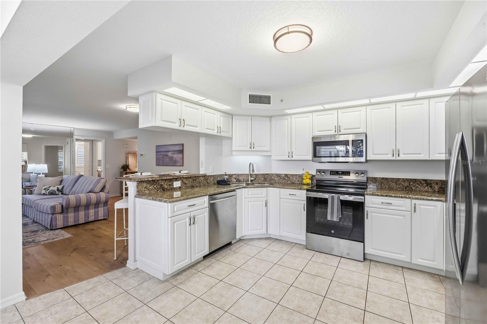 Image 13 of 75 For 821 Montrose Drive 103