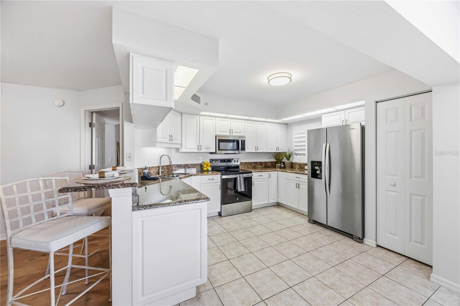 Image 14 of 75 For 821 Montrose Drive 103