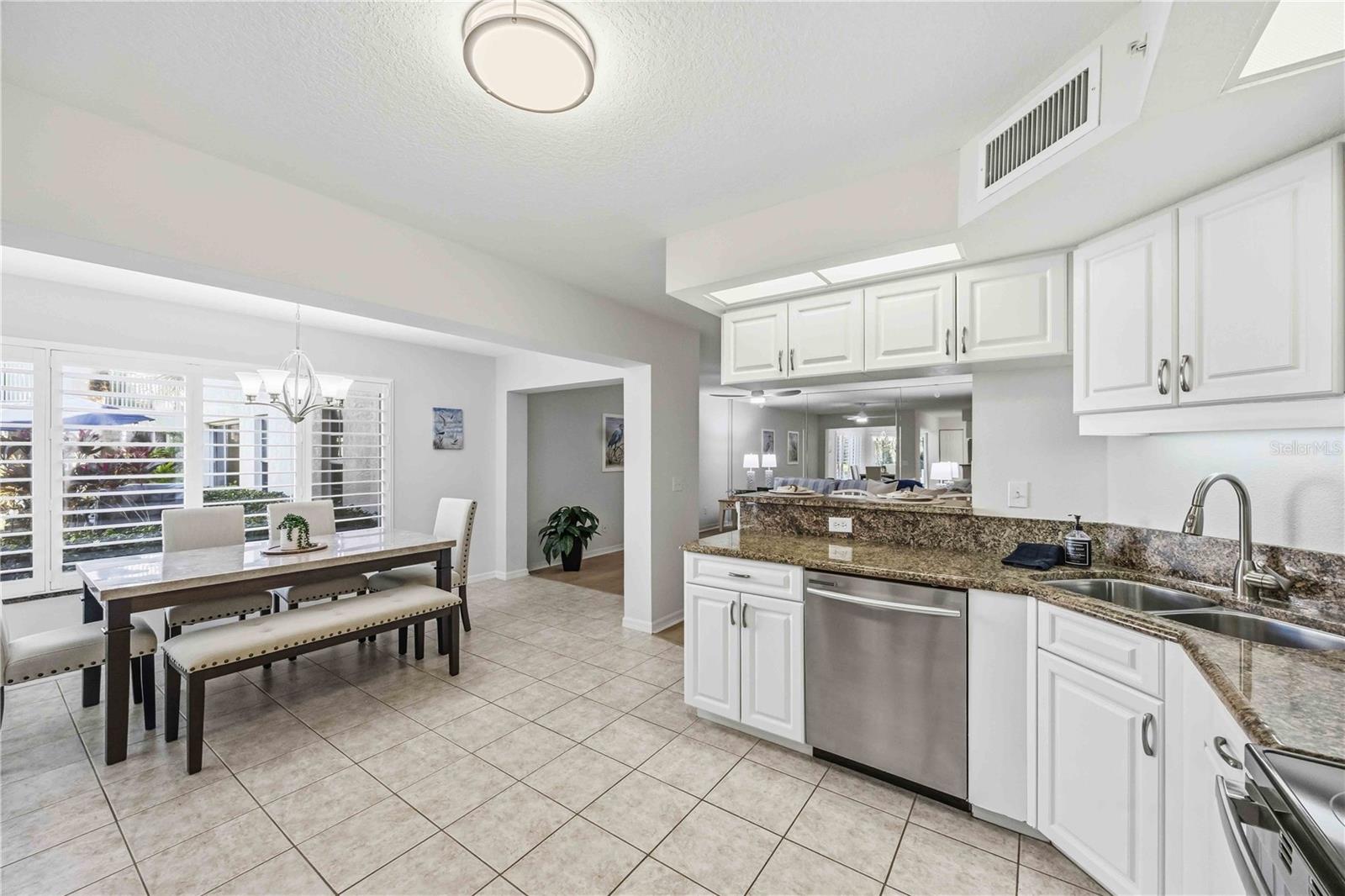 Image 16 of 75 For 821 Montrose Drive 103