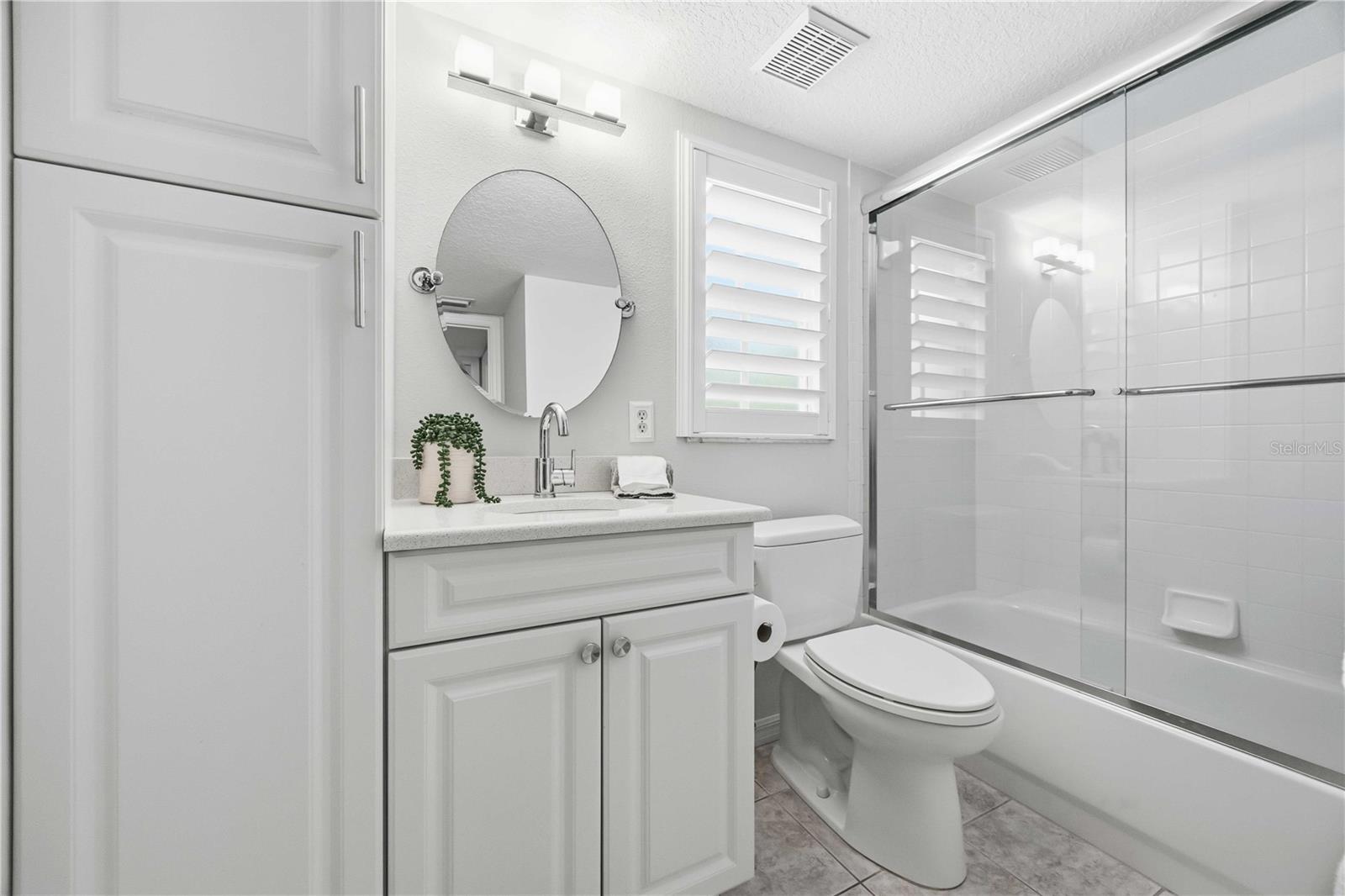 Image 19 of 75 For 821 Montrose Drive 103