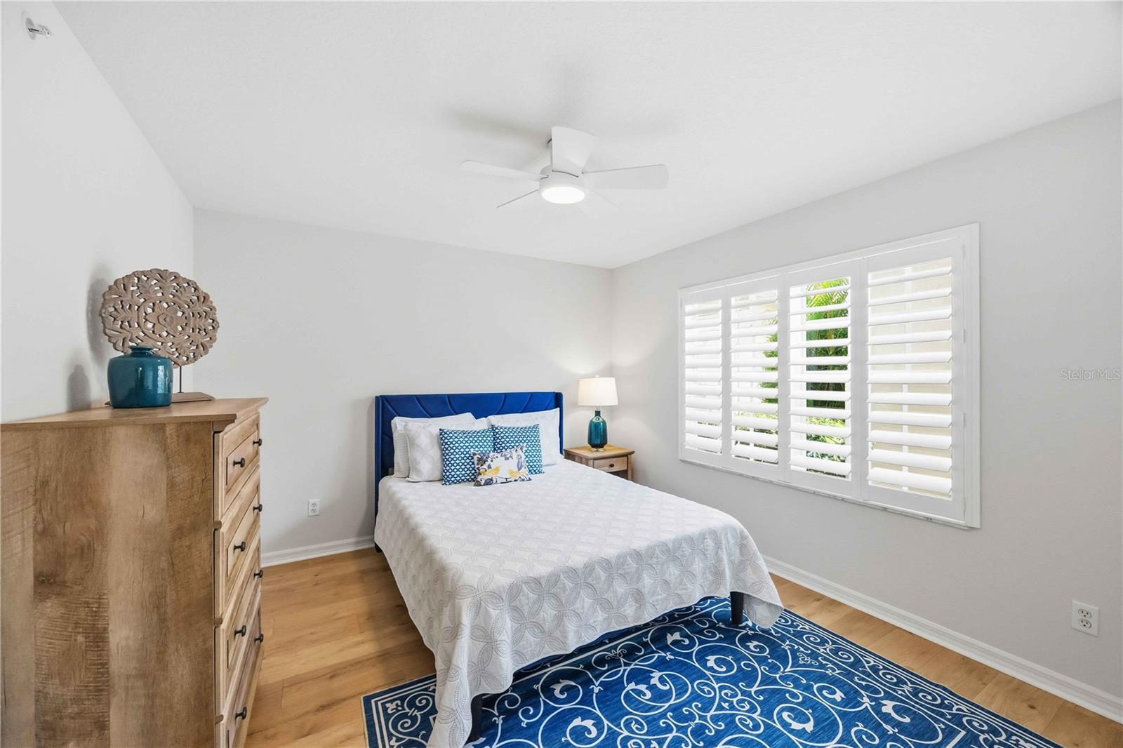 Image 21 of 75 For 821 Montrose Drive 103