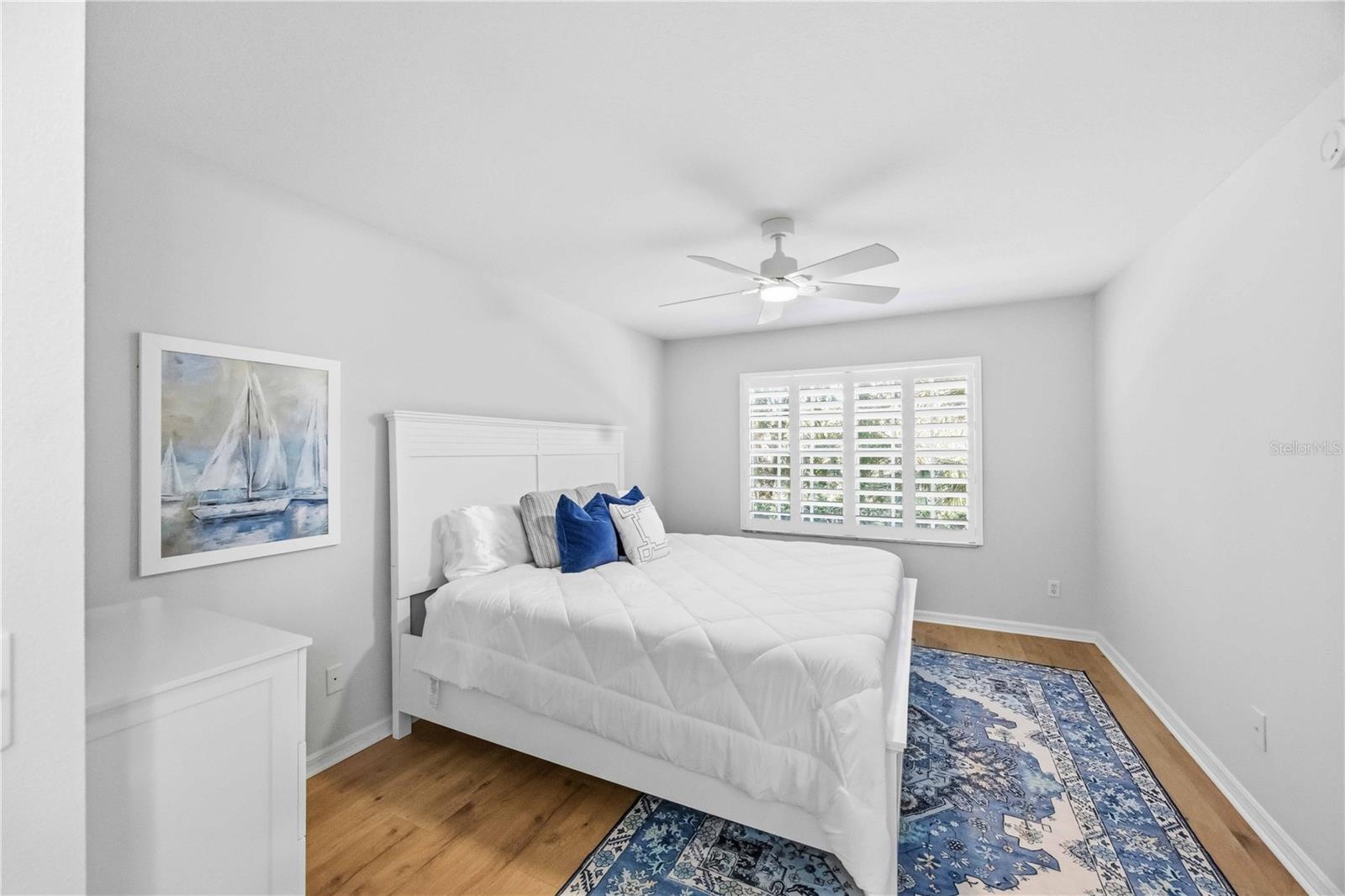 Image 26 of 75 For 821 Montrose Drive 103