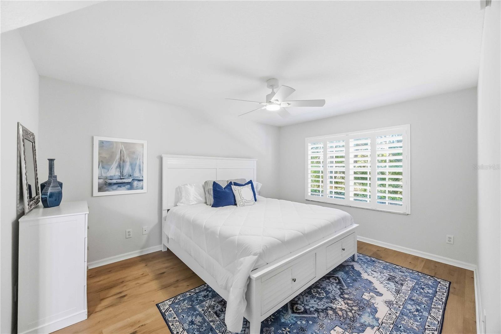 Image 27 of 75 For 821 Montrose Drive 103