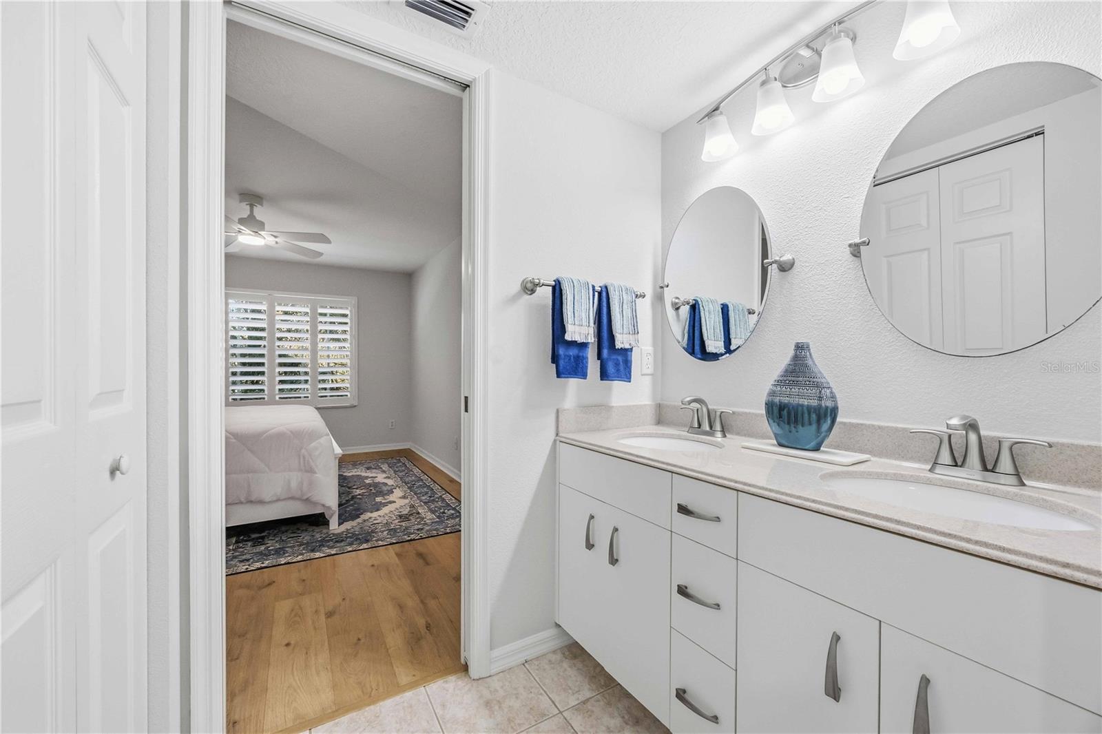 Image 28 of 75 For 821 Montrose Drive 103