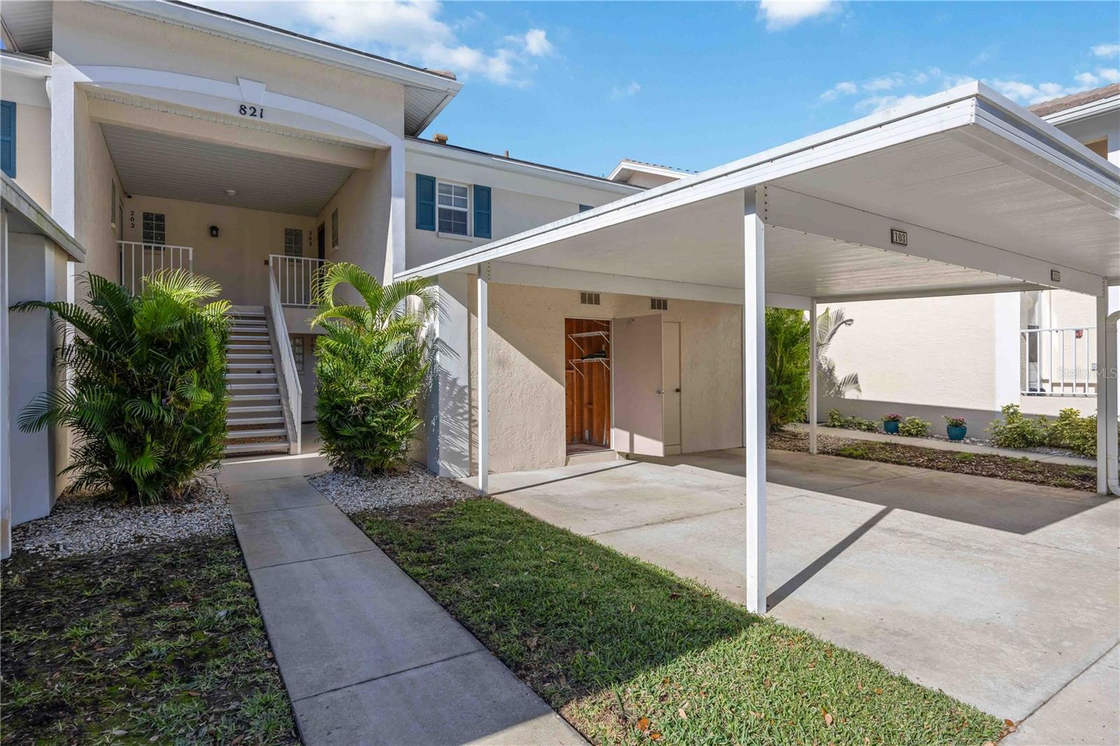 Image 36 of 75 For 821 Montrose Drive 103