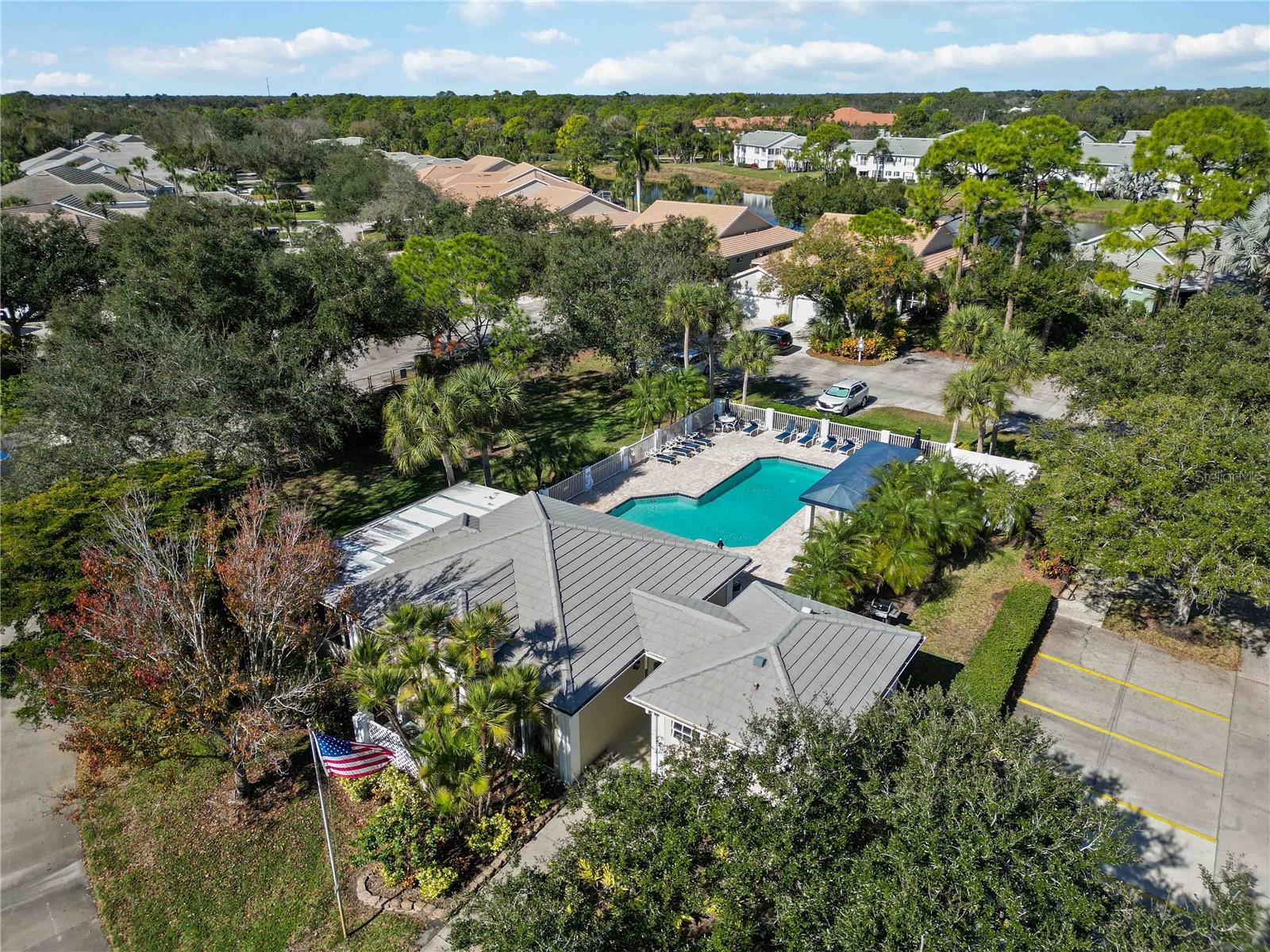 Image 45 of 75 For 821 Montrose Drive 103