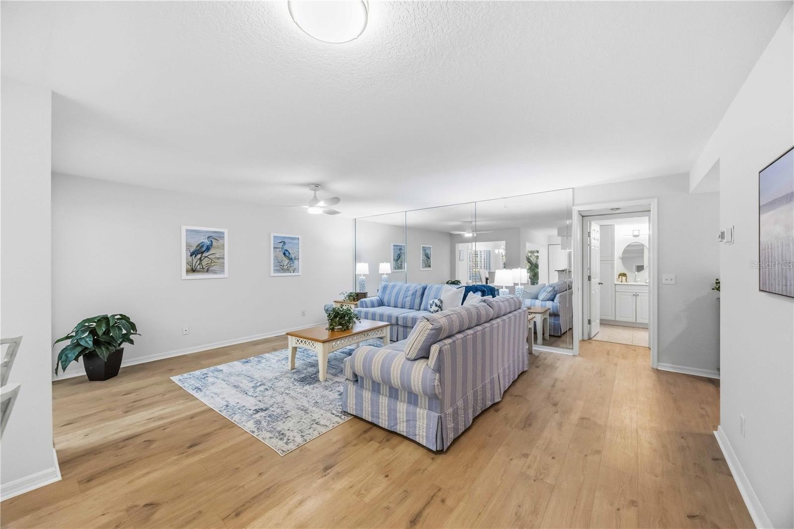 Image 6 of 75 For 821 Montrose Drive 103