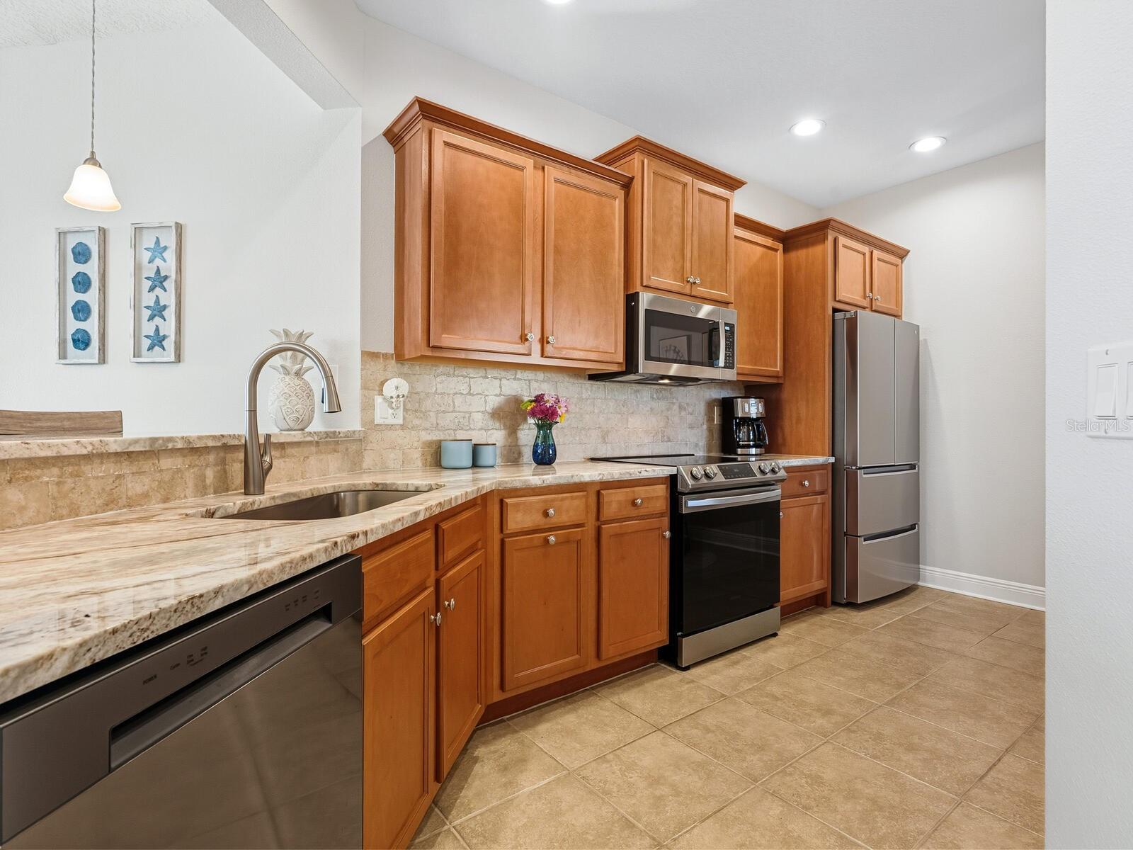 Image 16 of 41 For 11127 Campazzo Drive