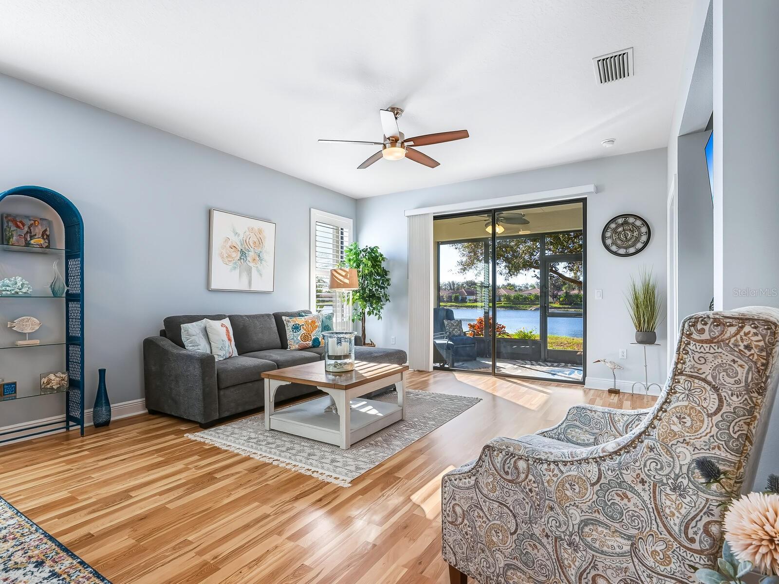 Image 4 of 41 For 11127 Campazzo Drive