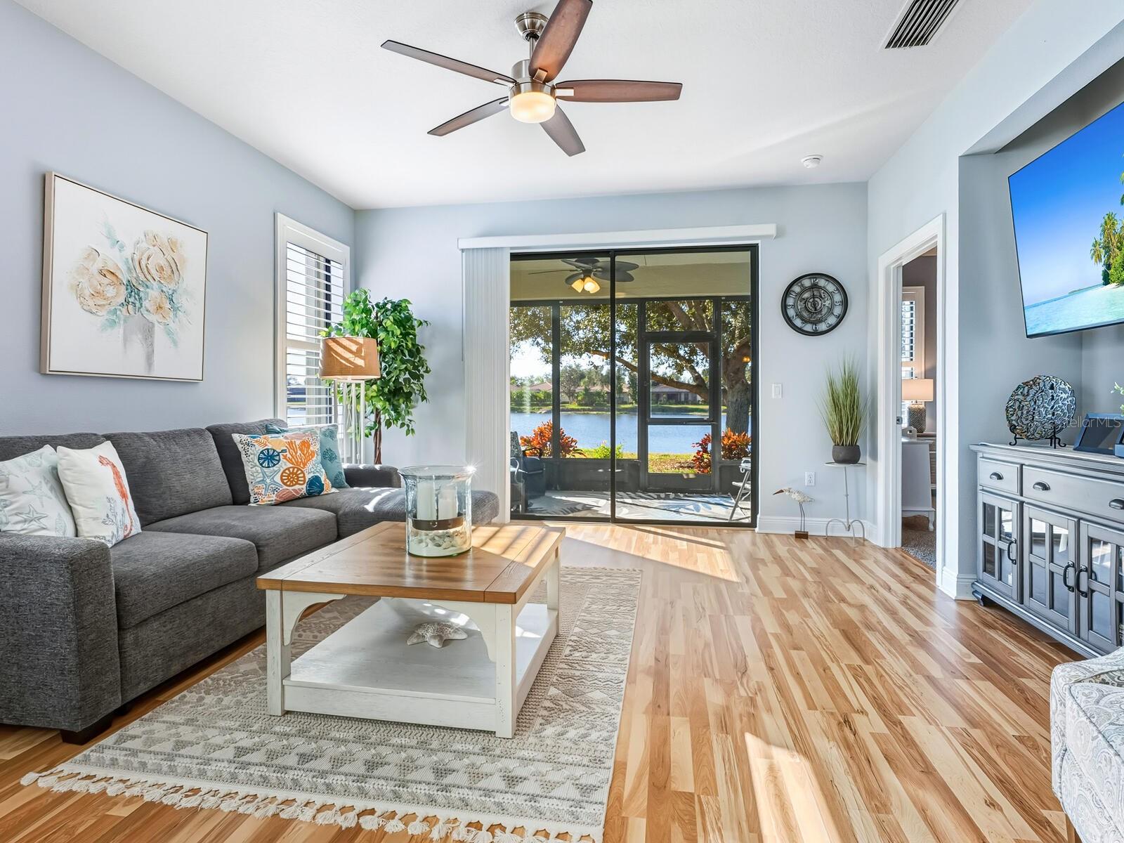 Image 5 of 41 For 11127 Campazzo Drive