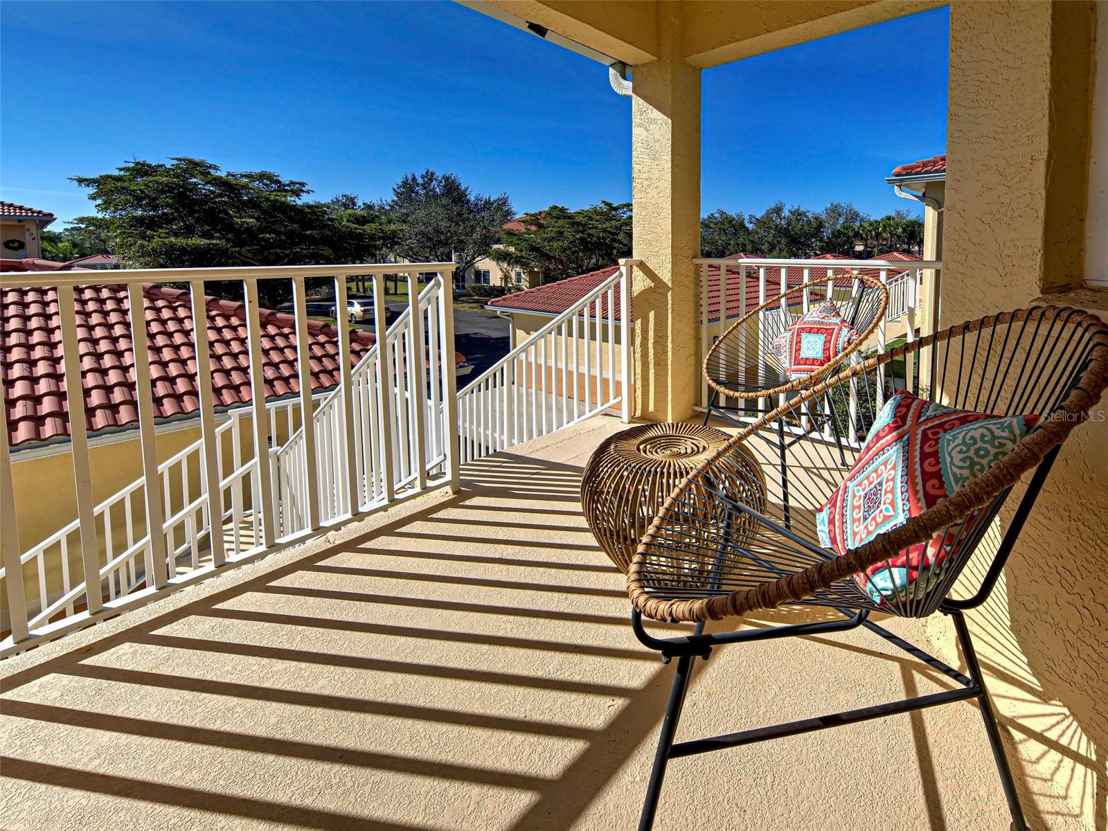 Image 4 of 49 For 703 Casa Del Lago Way 703