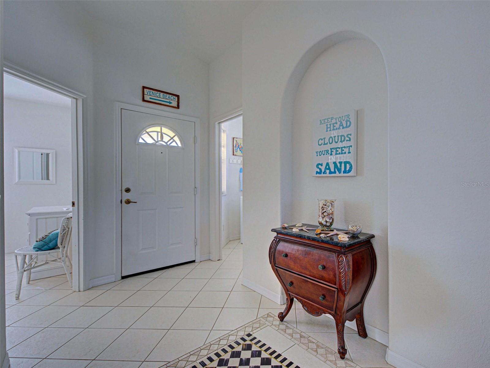 Image 6 of 49 For 703 Casa Del Lago Way 703