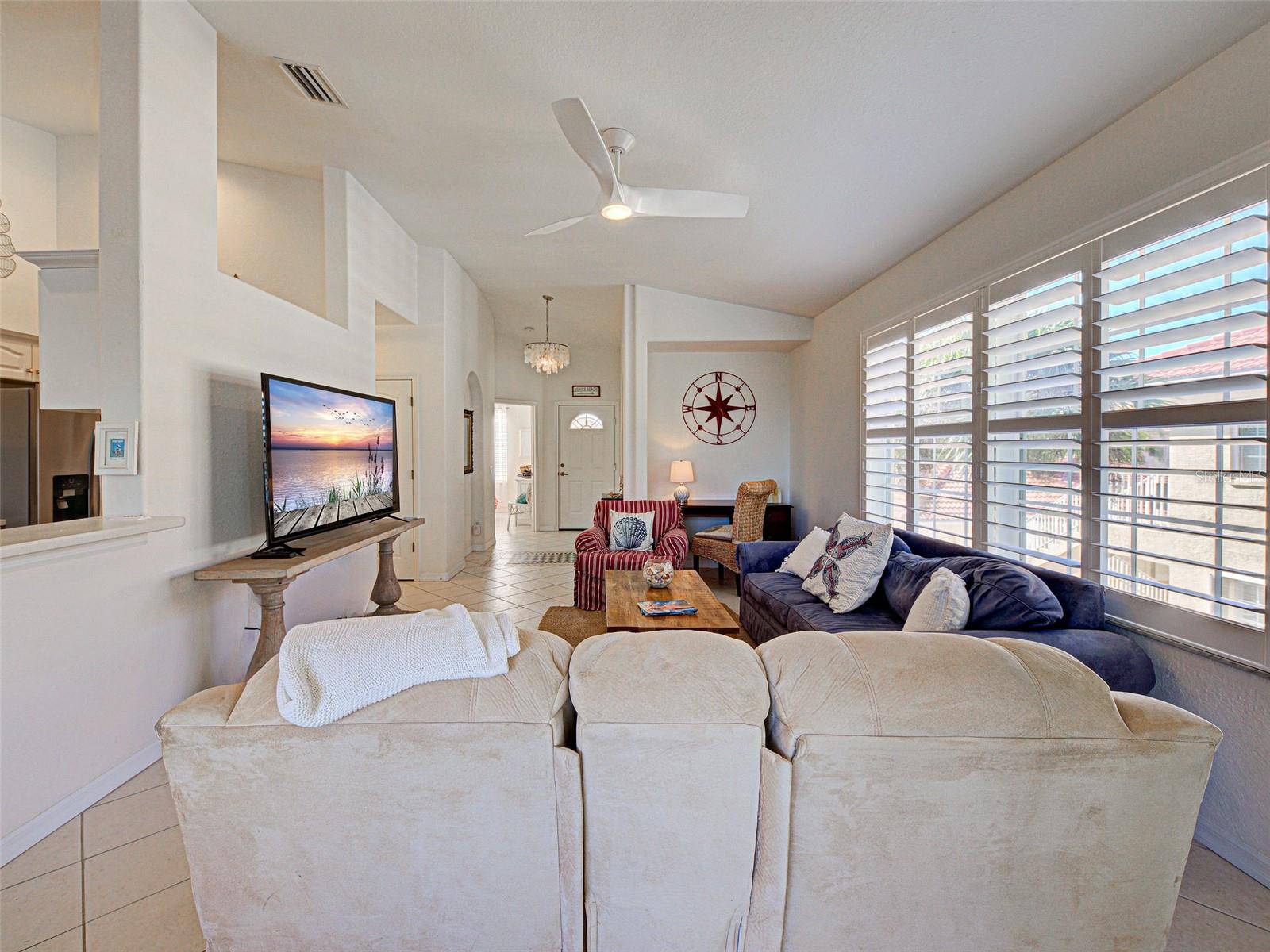 Image 9 of 49 For 703 Casa Del Lago Way 703