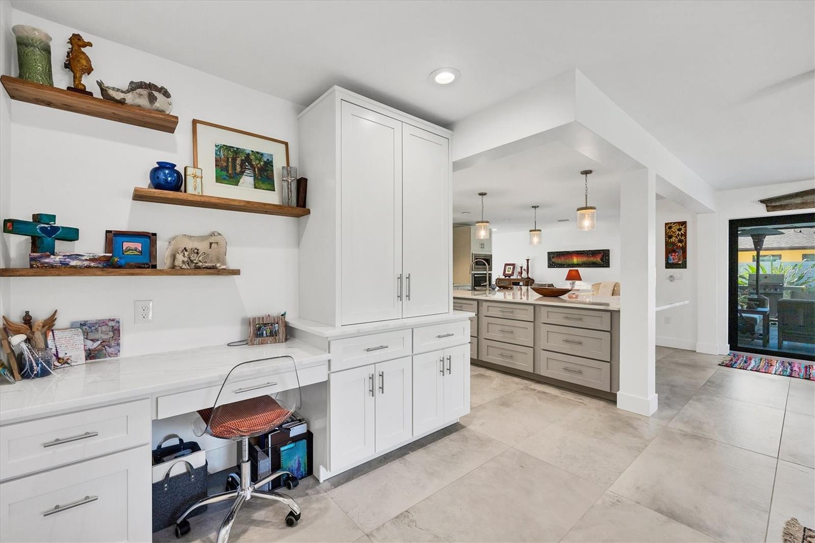 Image 14 of 58 For 438 Gate Drive