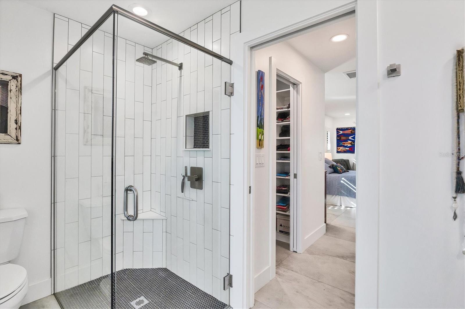 Image 24 of 58 For 438 Gate Drive