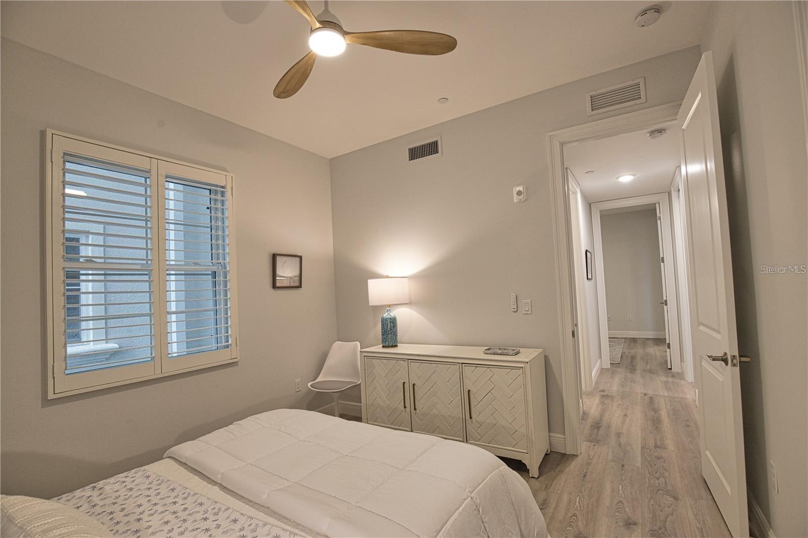 Image 11 of 62 For 503 Tamiami Trail 301