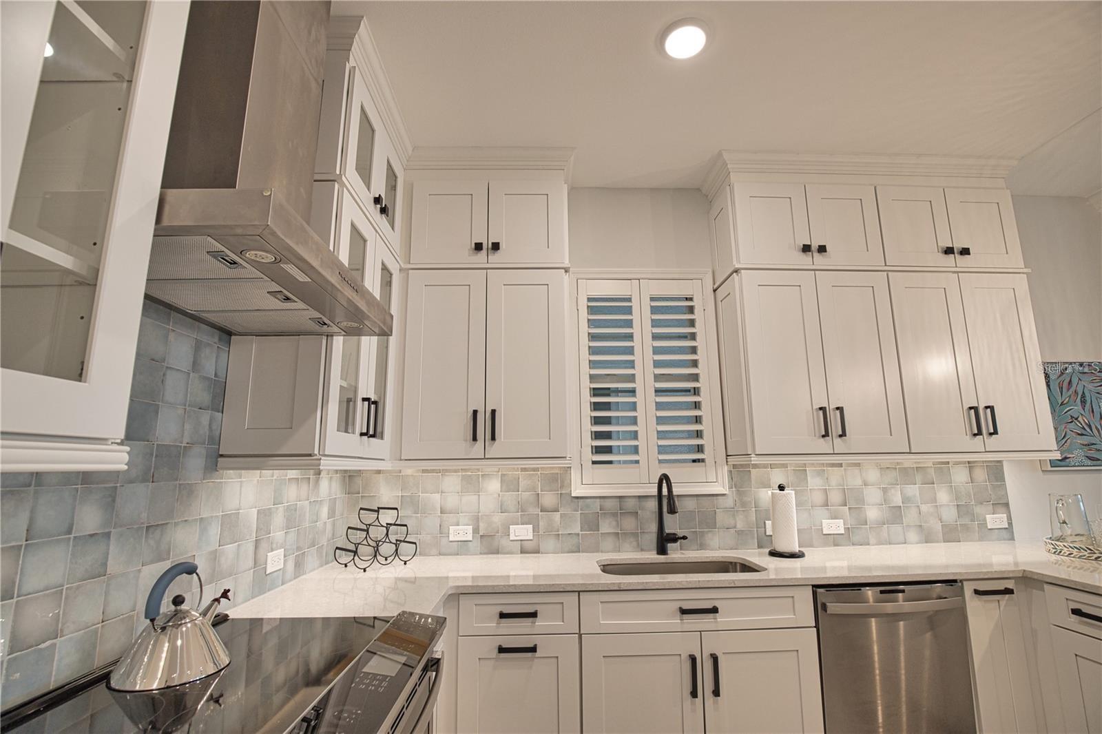 Image 14 of 62 For 503 Tamiami Trail 301