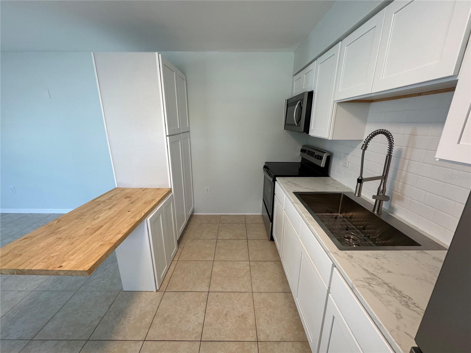 Image 4 of 11 For 215 Park Boulevard S A