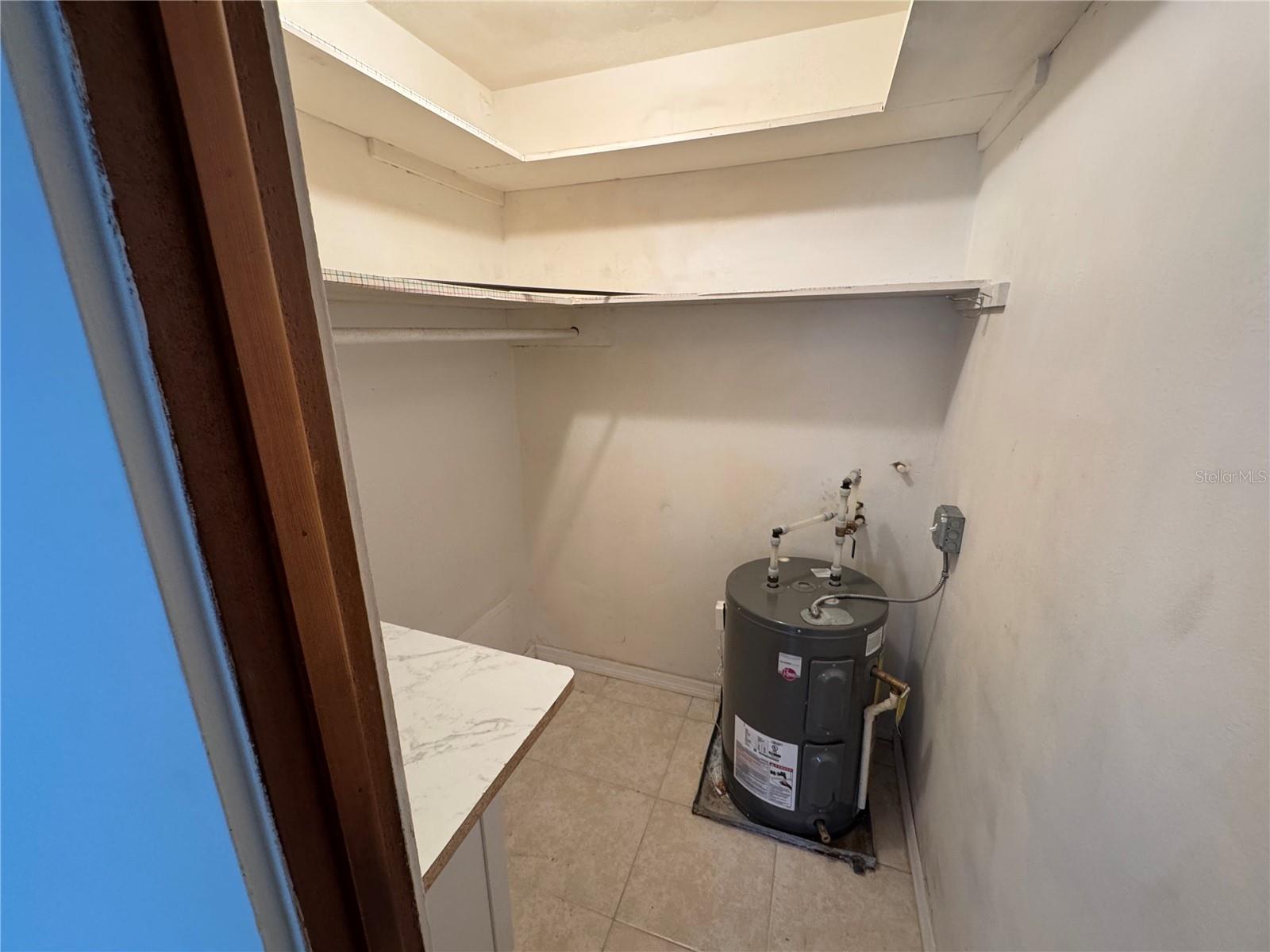 Image 9 of 11 For 215 Park Boulevard S A