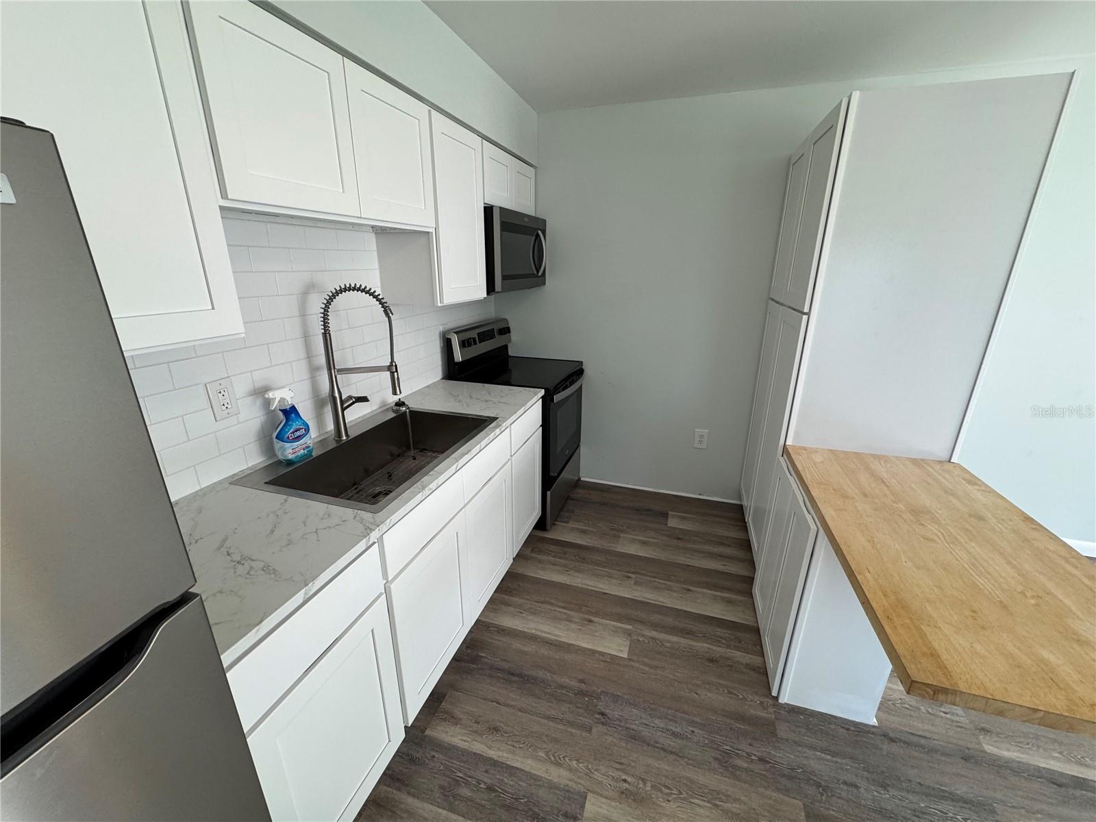 Image 3 of 9 For 215 Park Boulevard S B