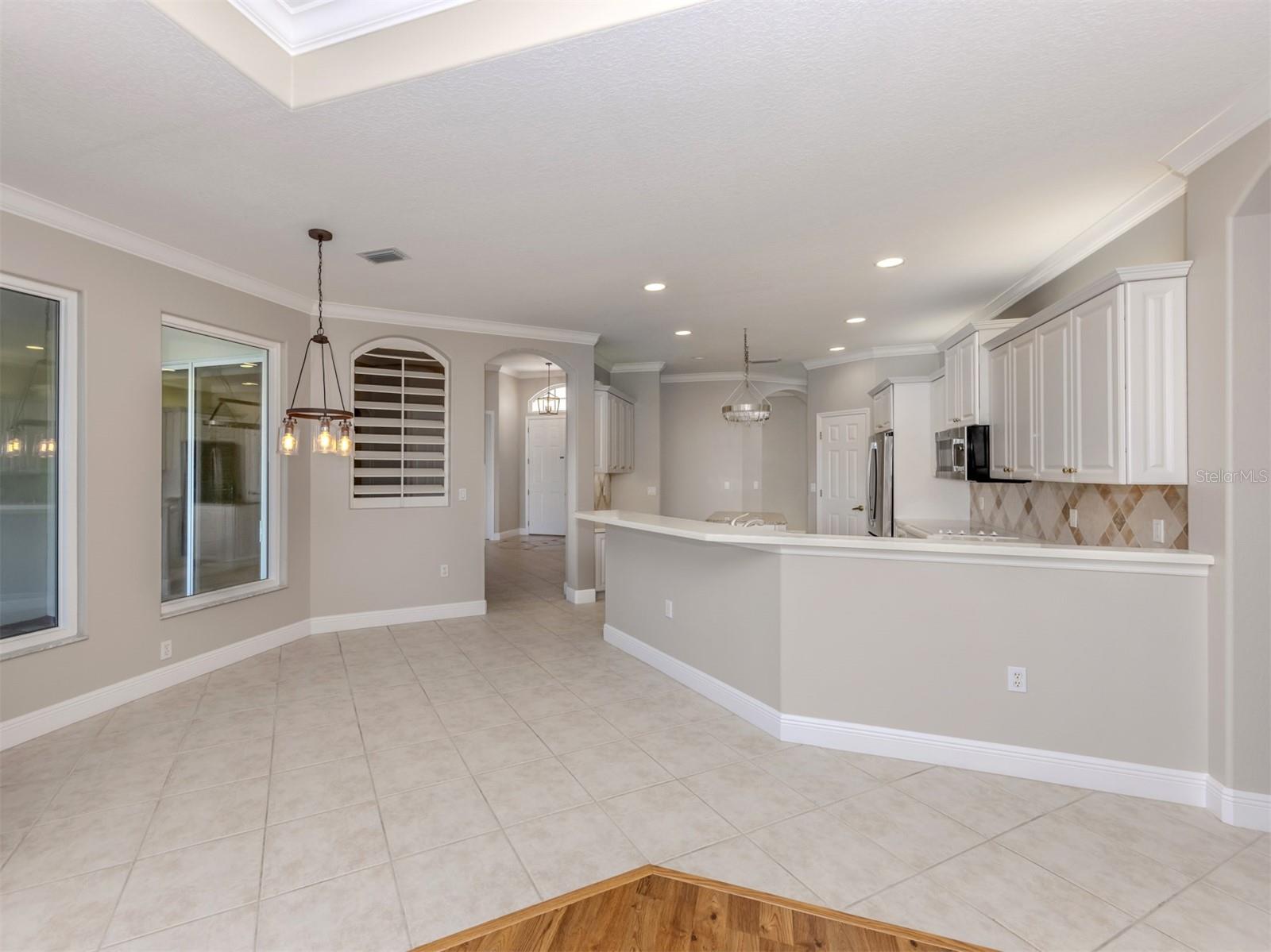 Image 10 of 57 For 319 Park Trace Boulevard