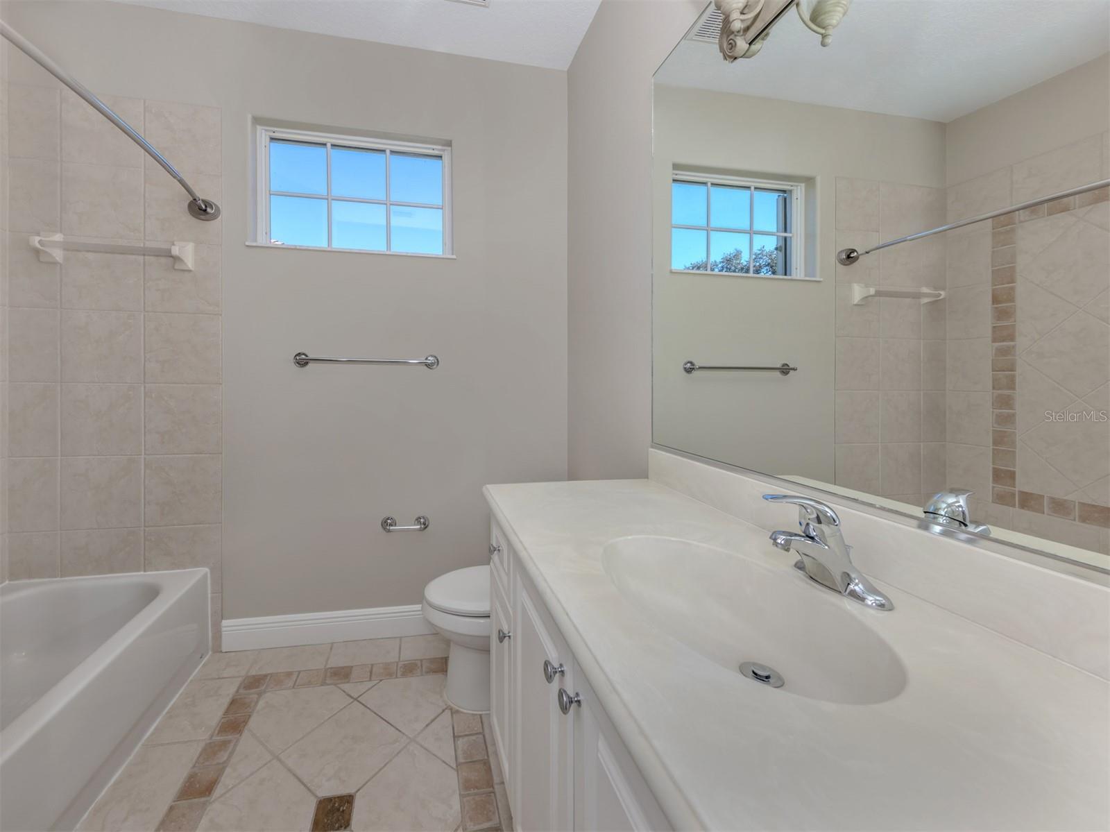 Image 23 of 57 For 319 Park Trace Boulevard