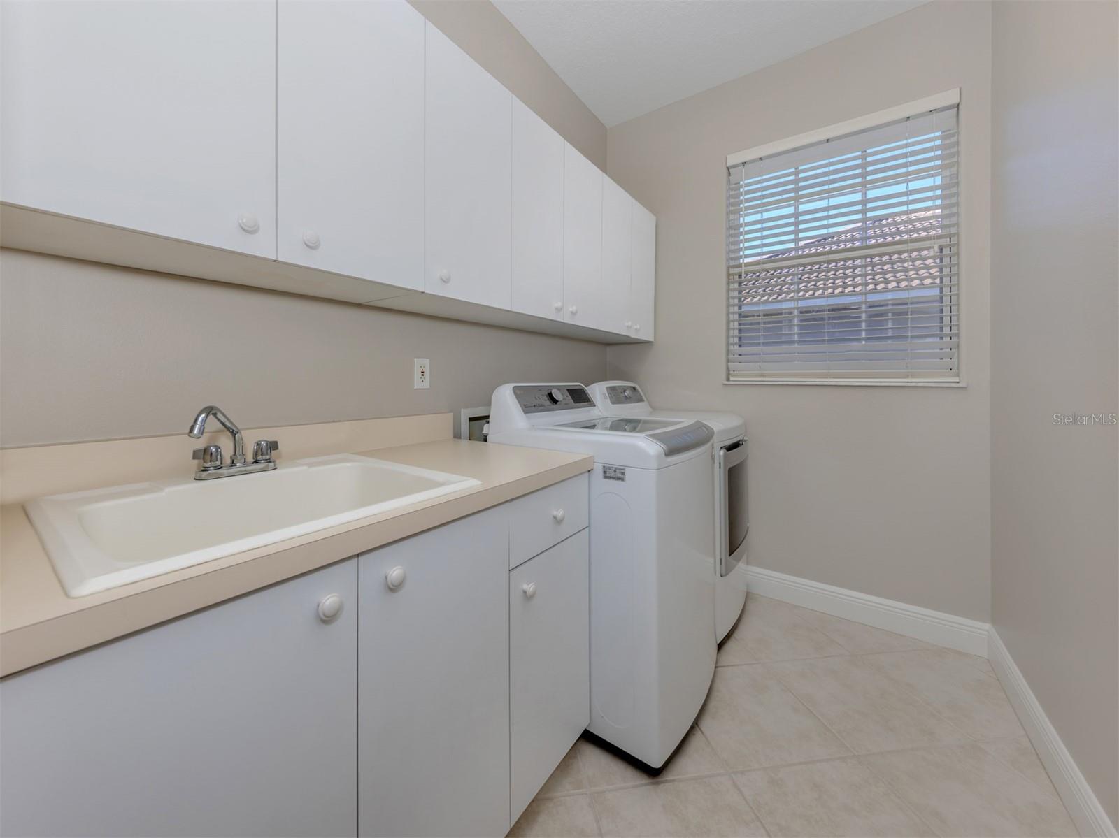 Image 26 of 57 For 319 Park Trace Boulevard