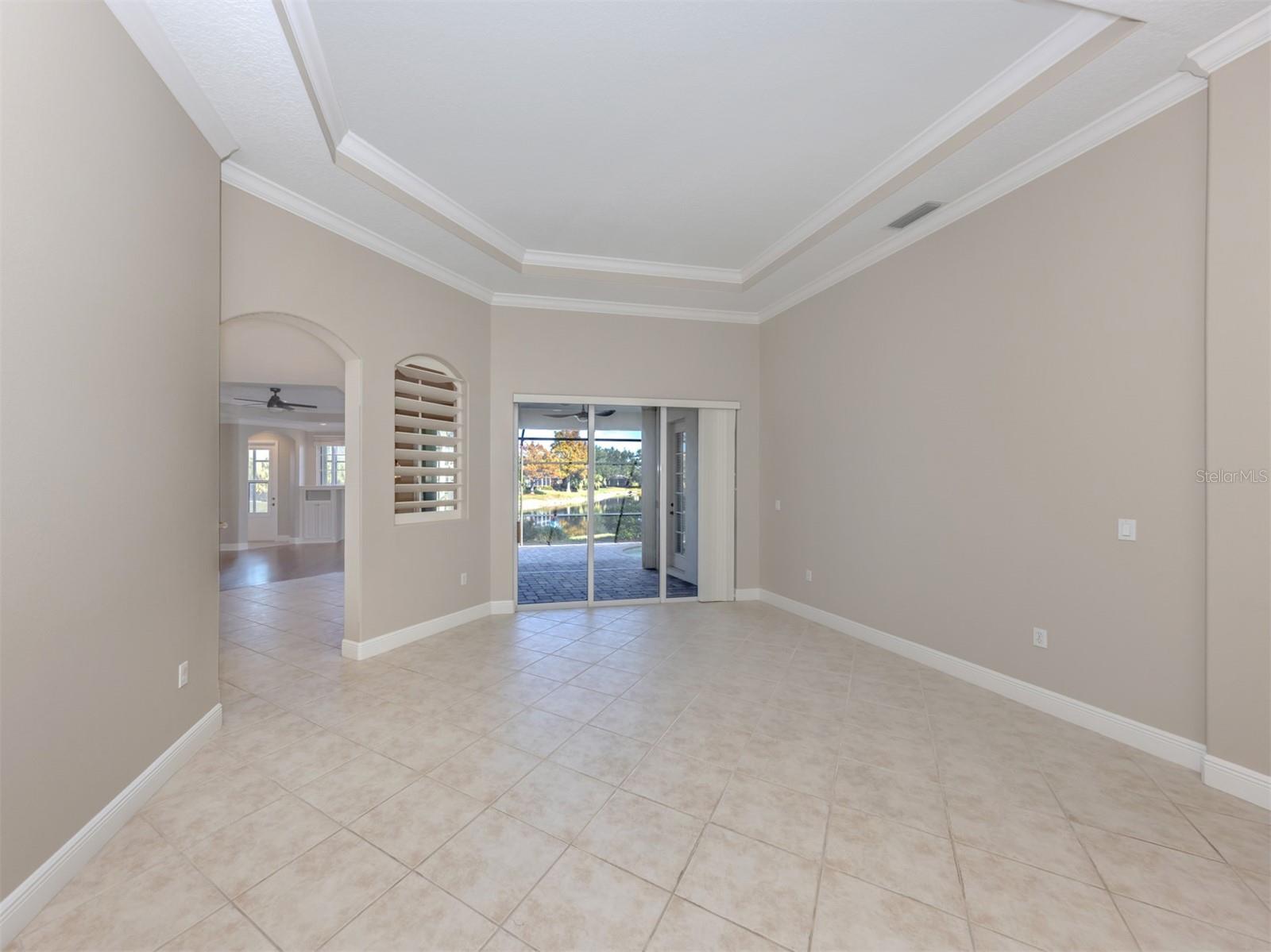 Image 6 of 57 For 319 Park Trace Boulevard