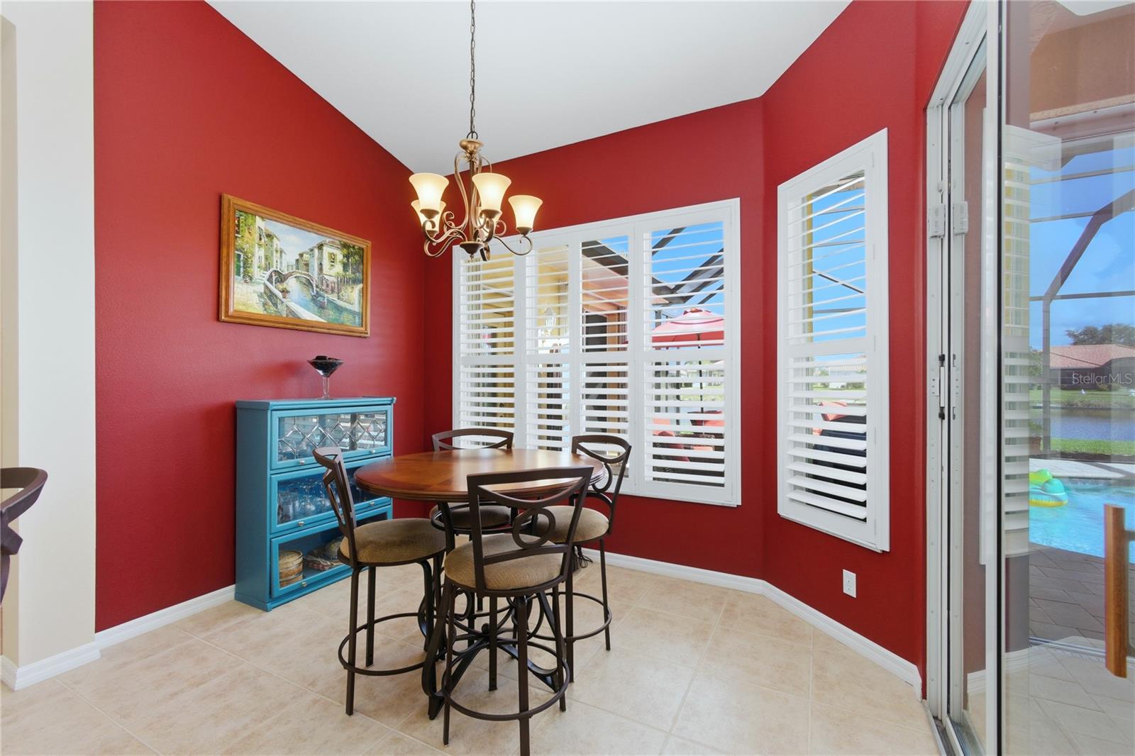 Image 10 of 37 For 677 Lakescene Drive