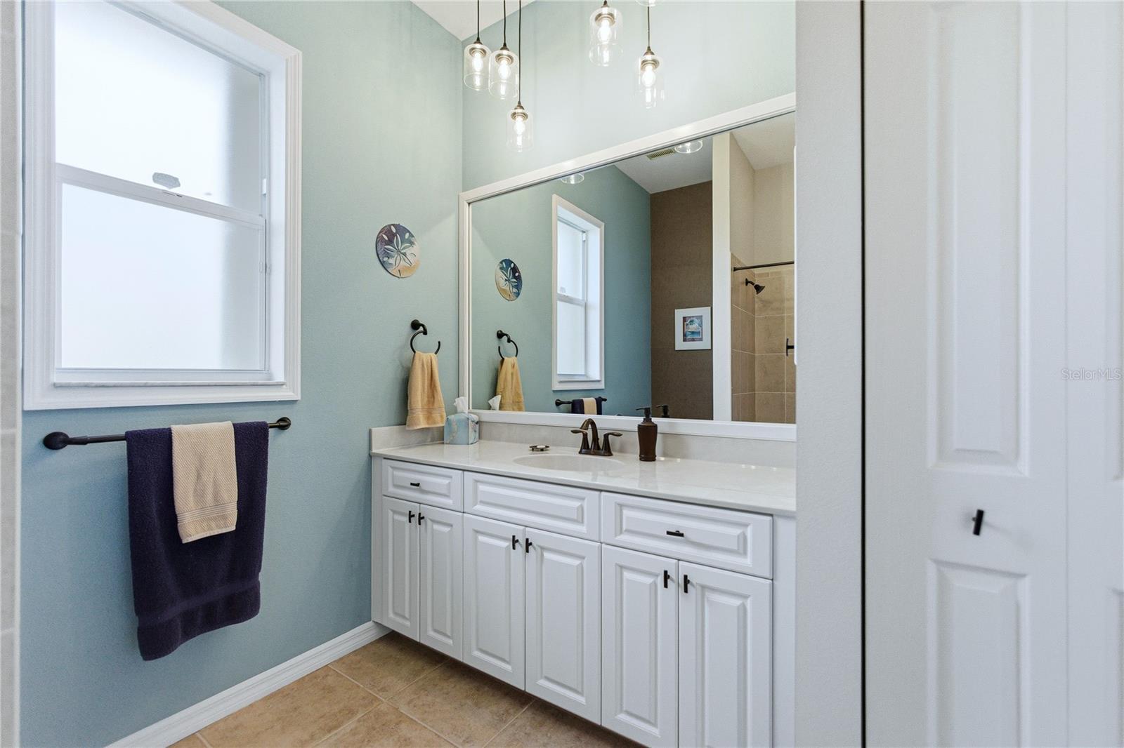 Image 24 of 37 For 677 Lakescene Drive