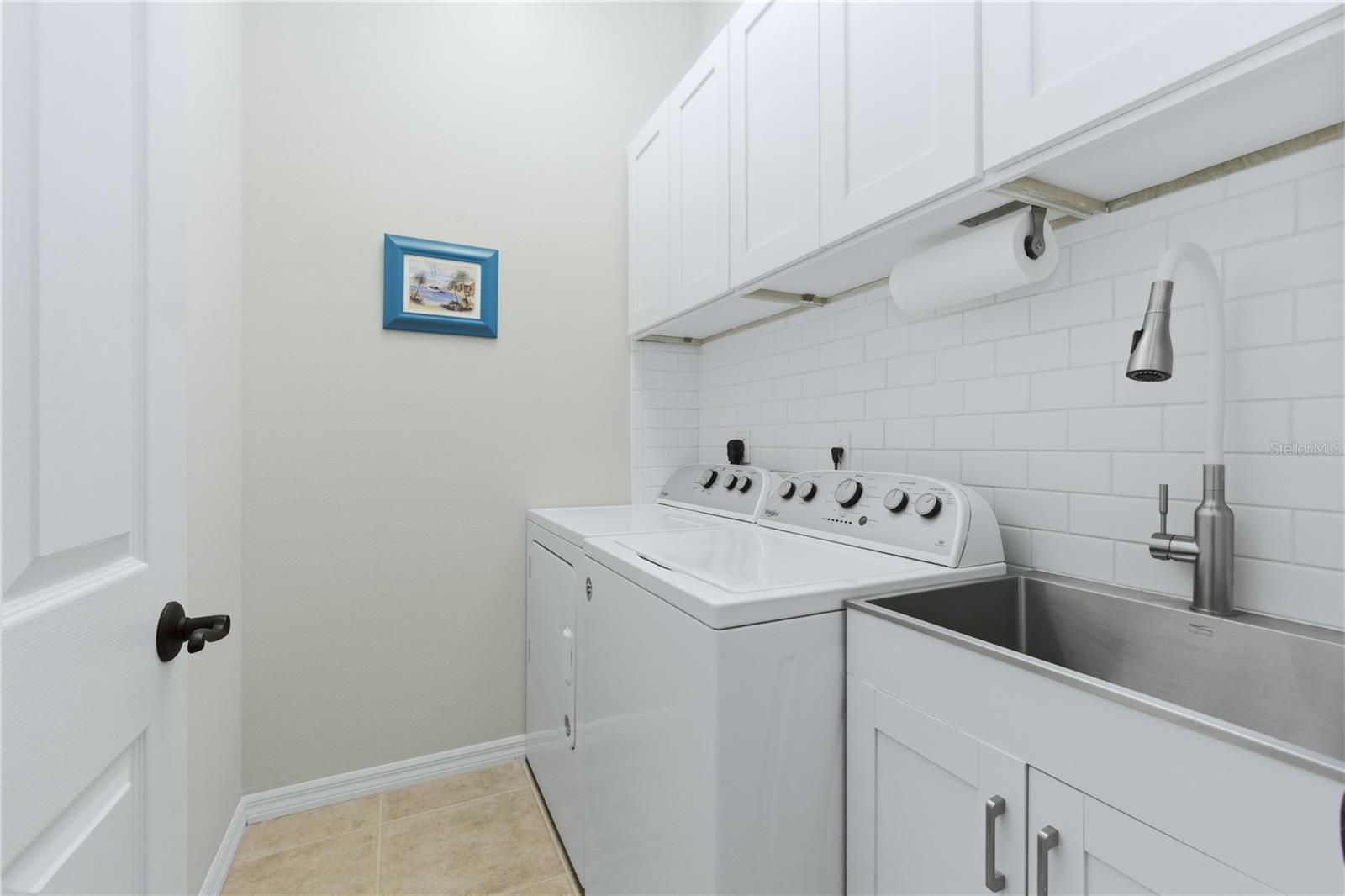 Image 26 of 37 For 677 Lakescene Drive