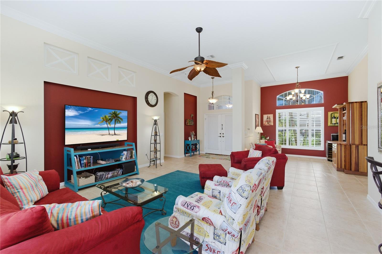 Image 8 of 37 For 677 Lakescene Drive