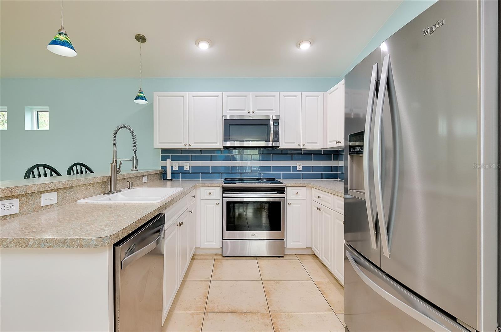 Image 16 of 63 For 6302 Braun Street