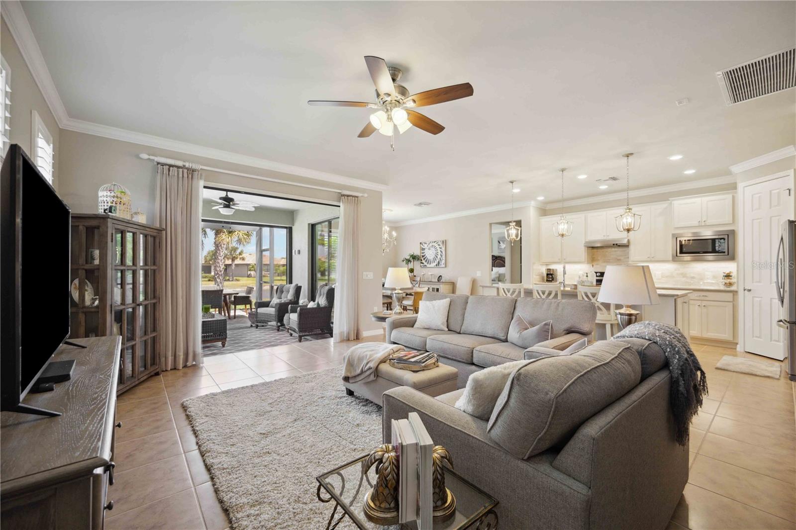 Image 16 of 59 For 13510 Esposito Street