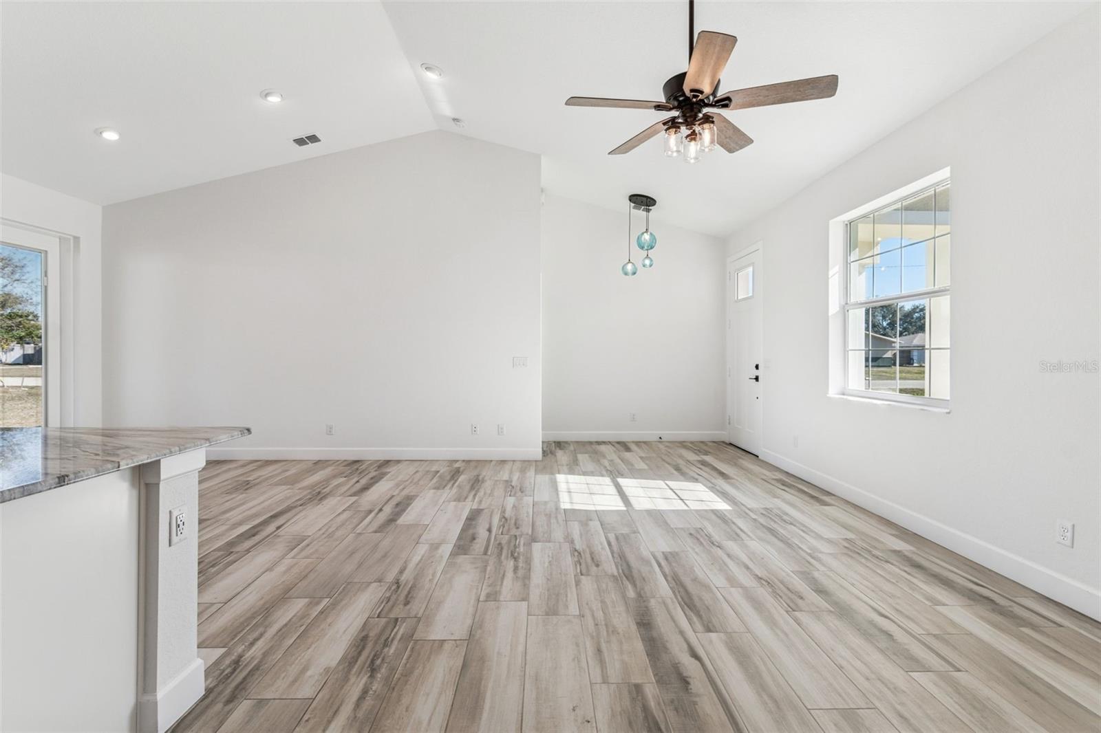 Image 13 of 66 For 1420 Gate Drive