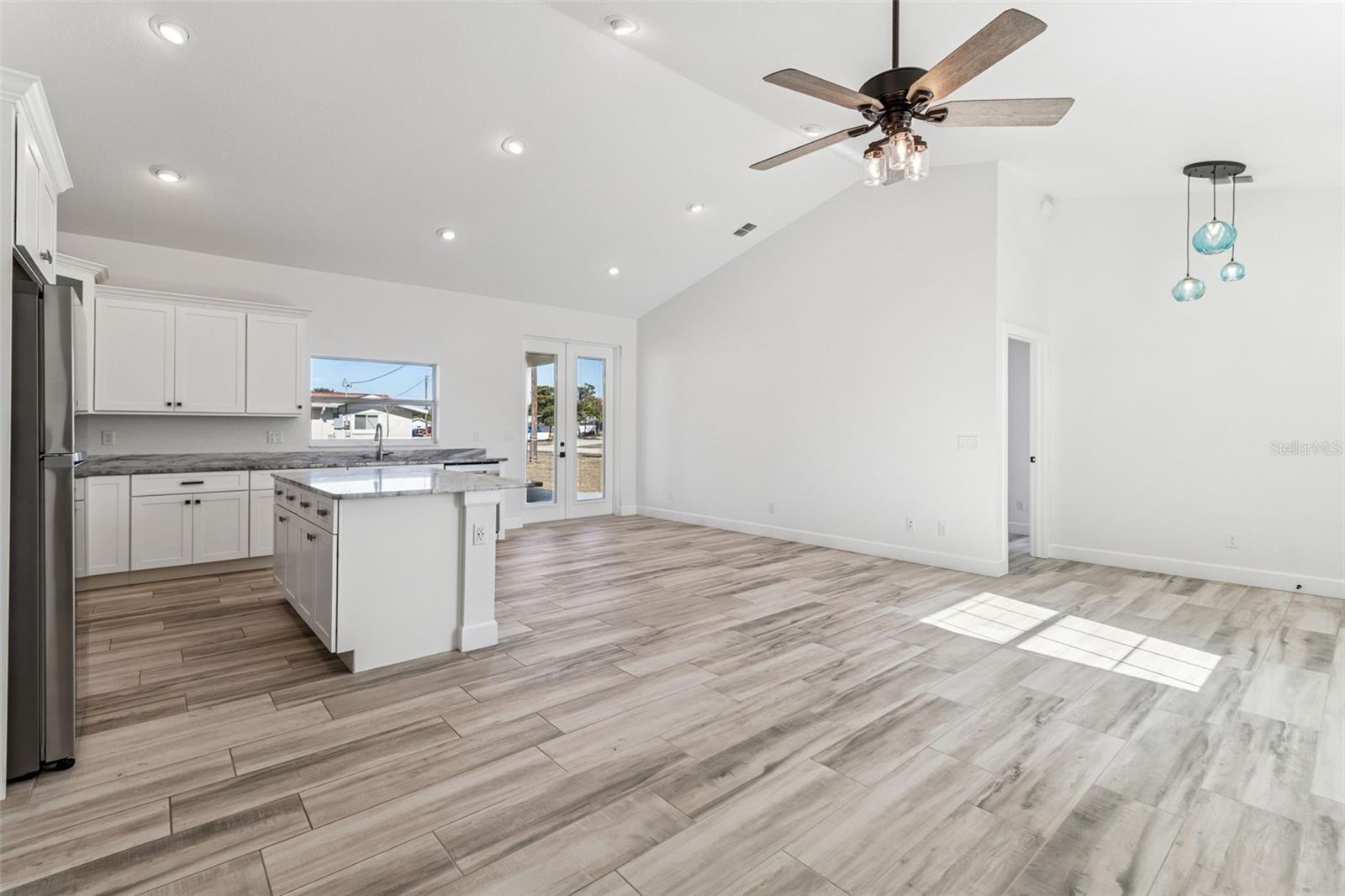 Image 17 of 66 For 1420 Gate Drive