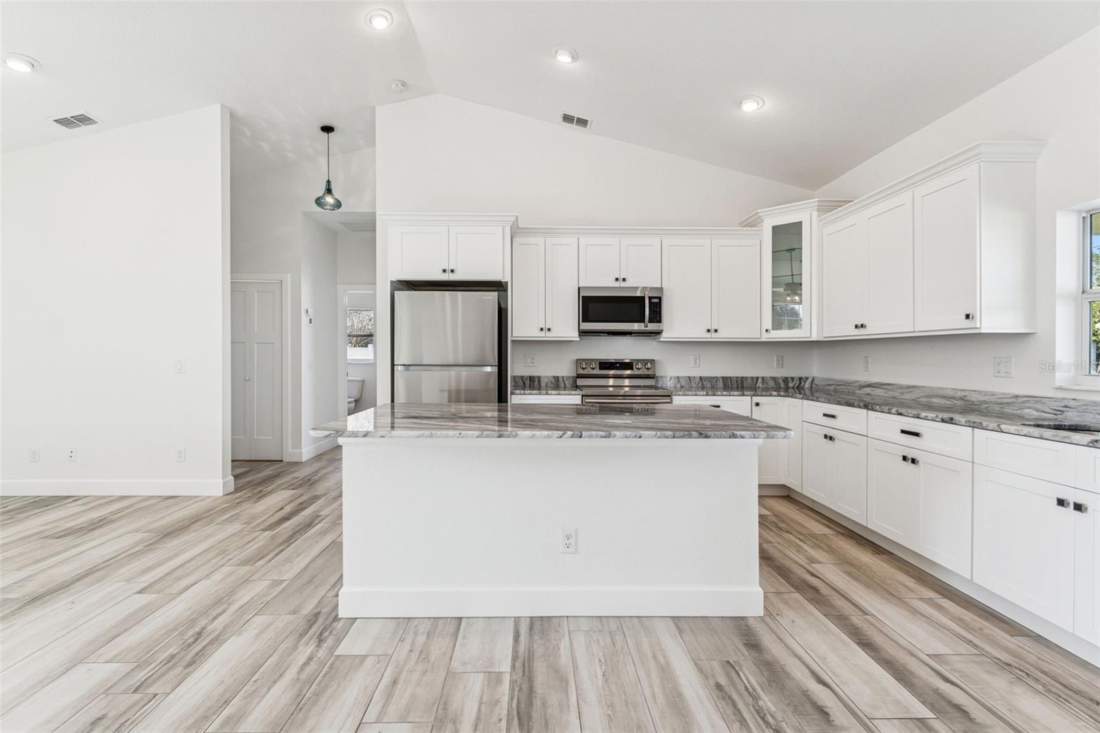 Image 21 of 66 For 1420 Gate Drive