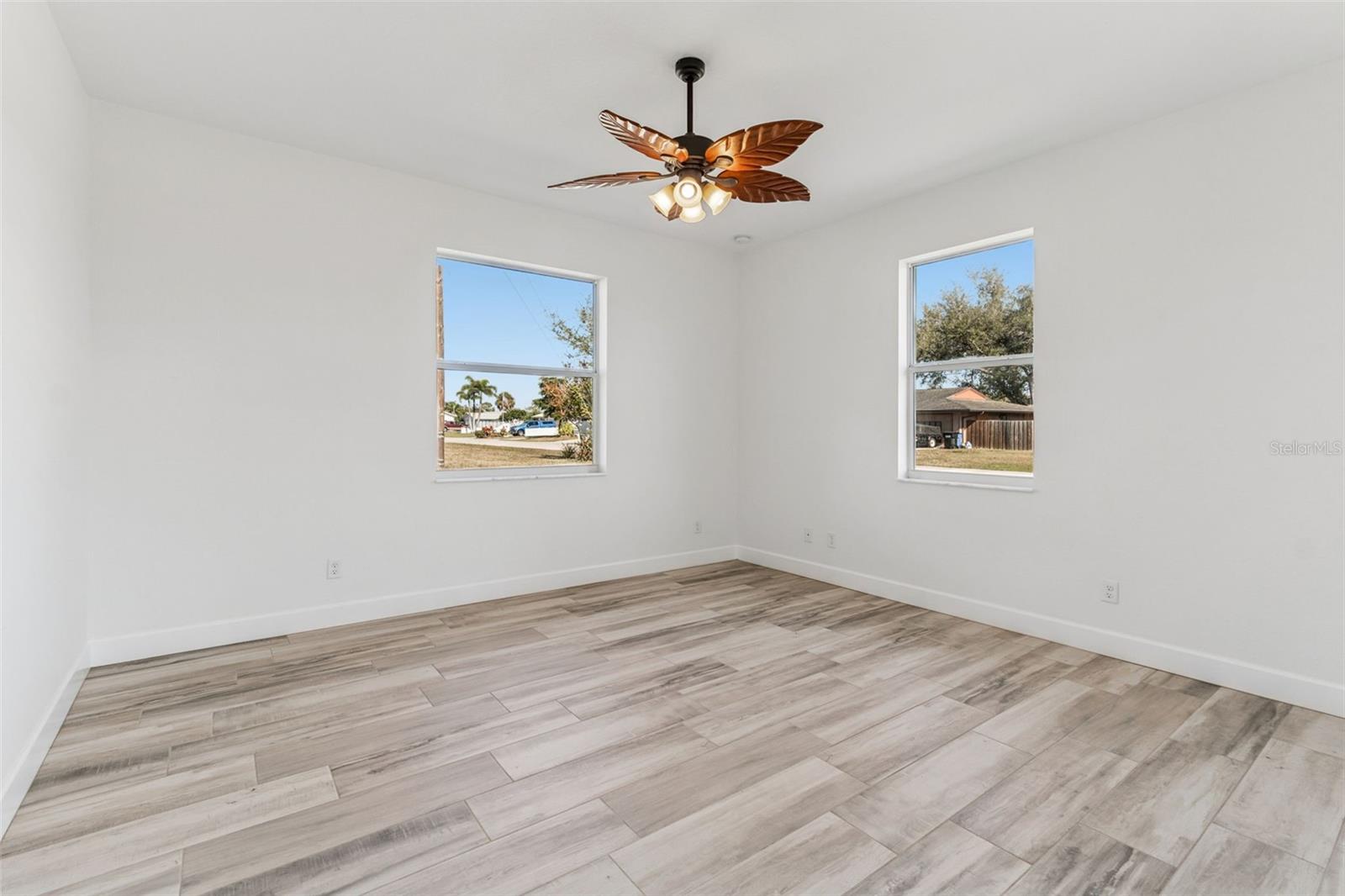 Image 23 of 66 For 1420 Gate Drive