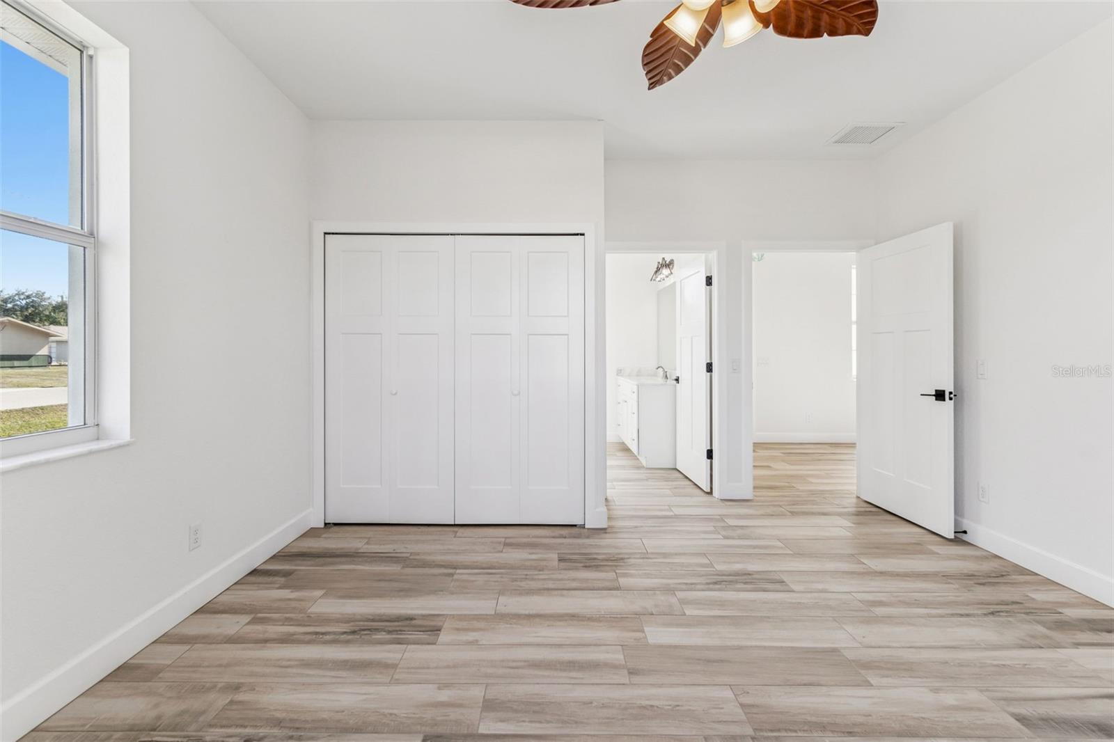 Image 25 of 66 For 1420 Gate Drive