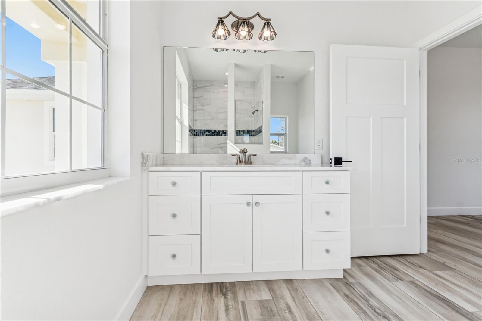 Image 30 of 66 For 1420 Gate Drive