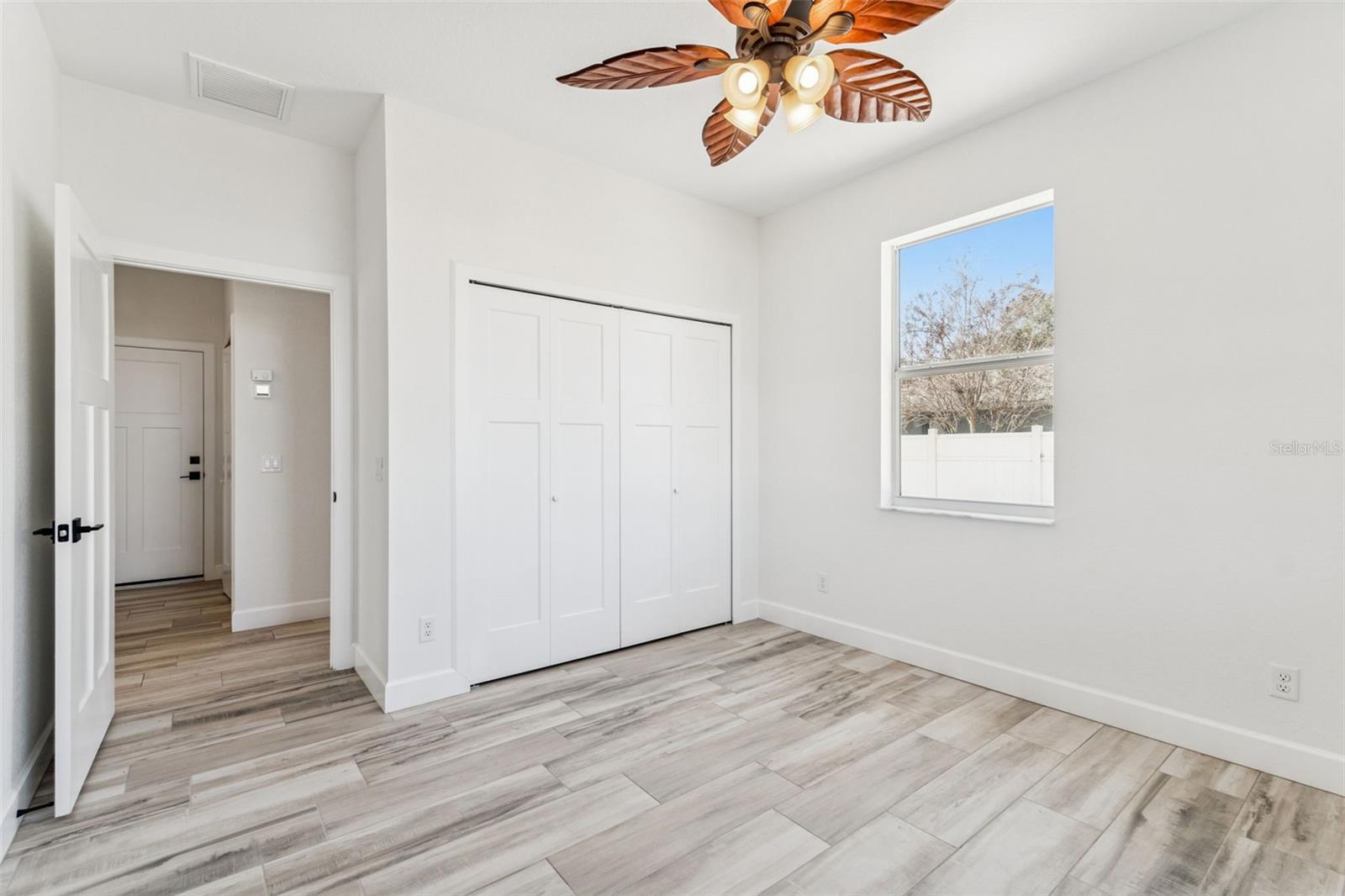 Image 33 of 66 For 1420 Gate Drive