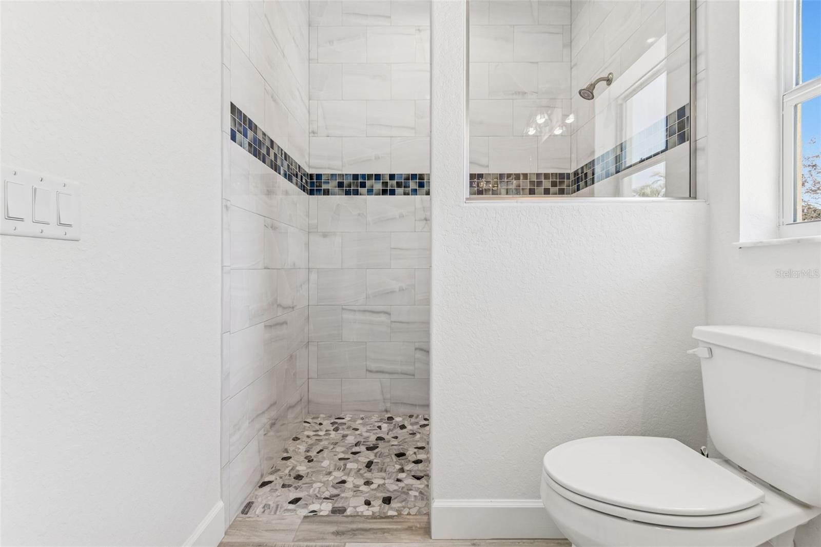 Image 36 of 66 For 1420 Gate Drive