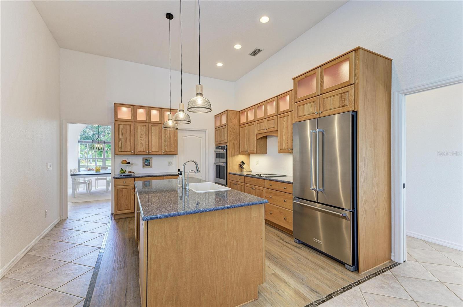 Image 21 of 76 For 1333 Oak Point Court